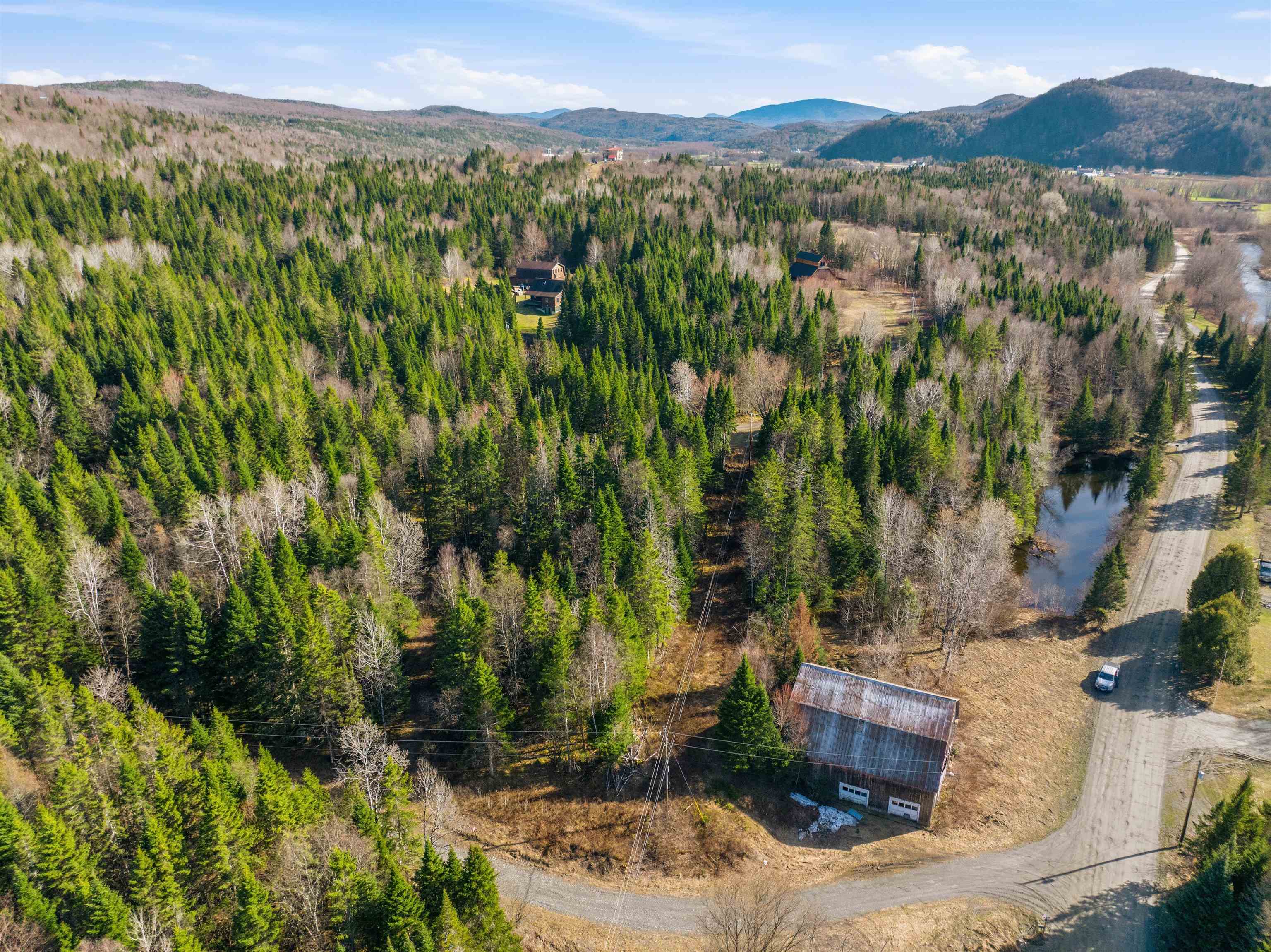 1660 Halls Stream Rd, Pittsburg, NH 03592