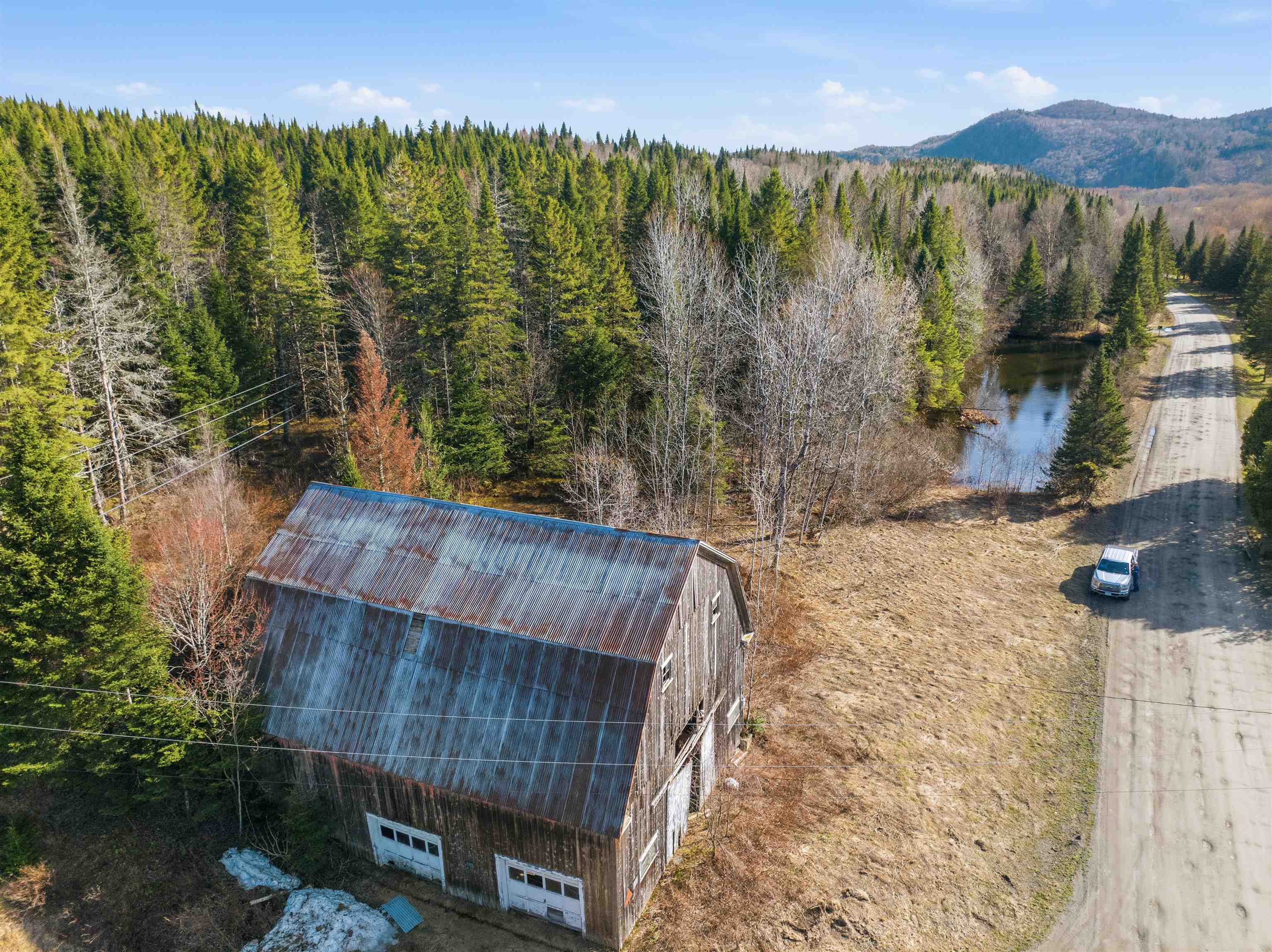 1660 Halls Stream Rd, Pittsburg, NH 03592