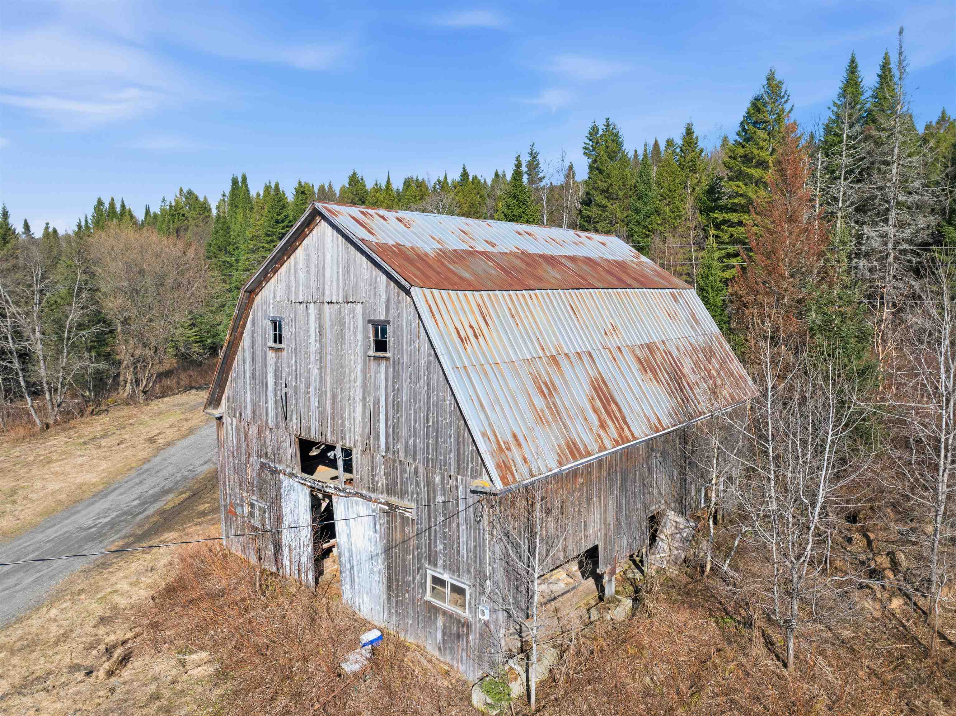 1660 Halls Stream Rd, Pittsburg, NH 03592