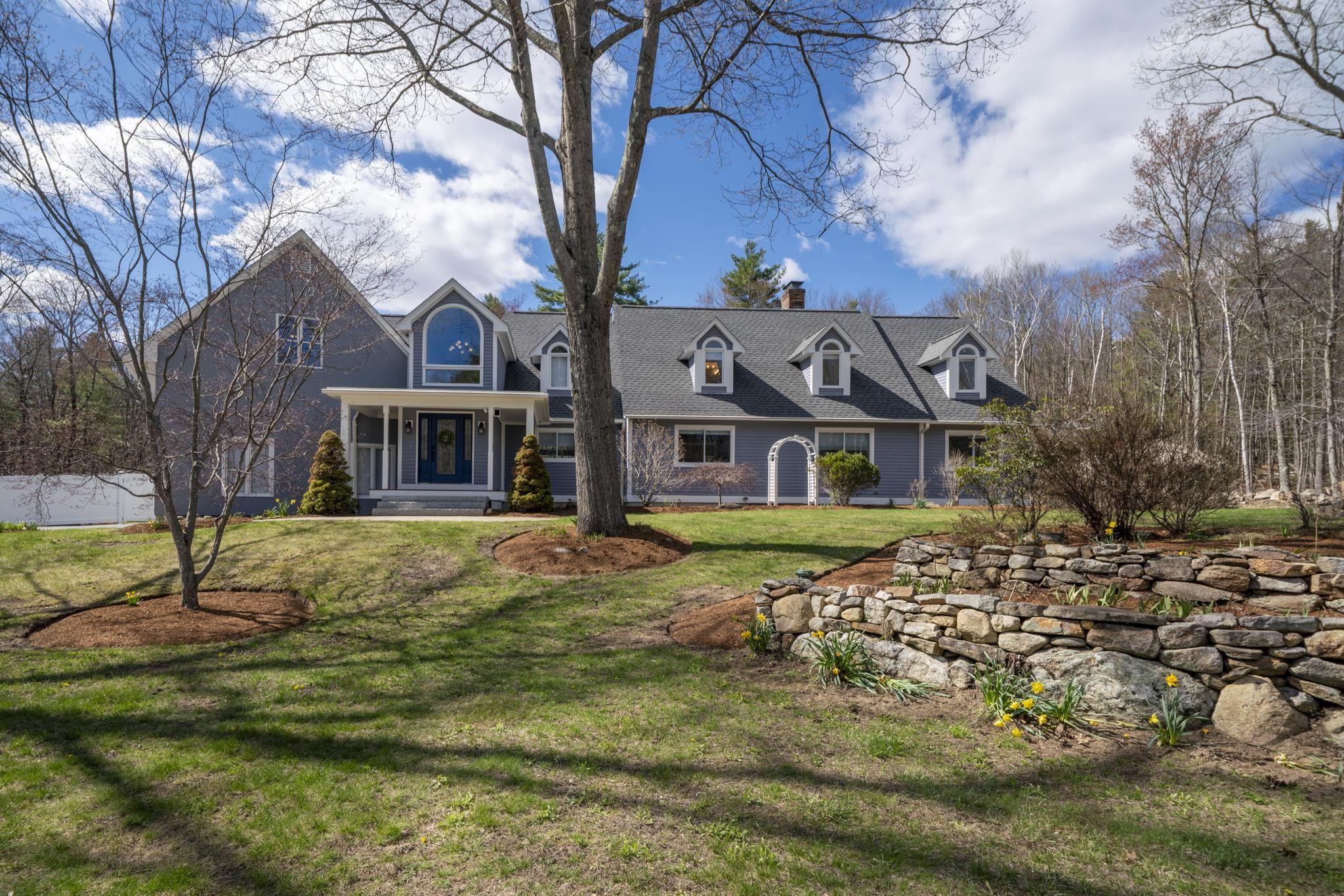 123 Stephen Dr, Goffstown, NH 03045