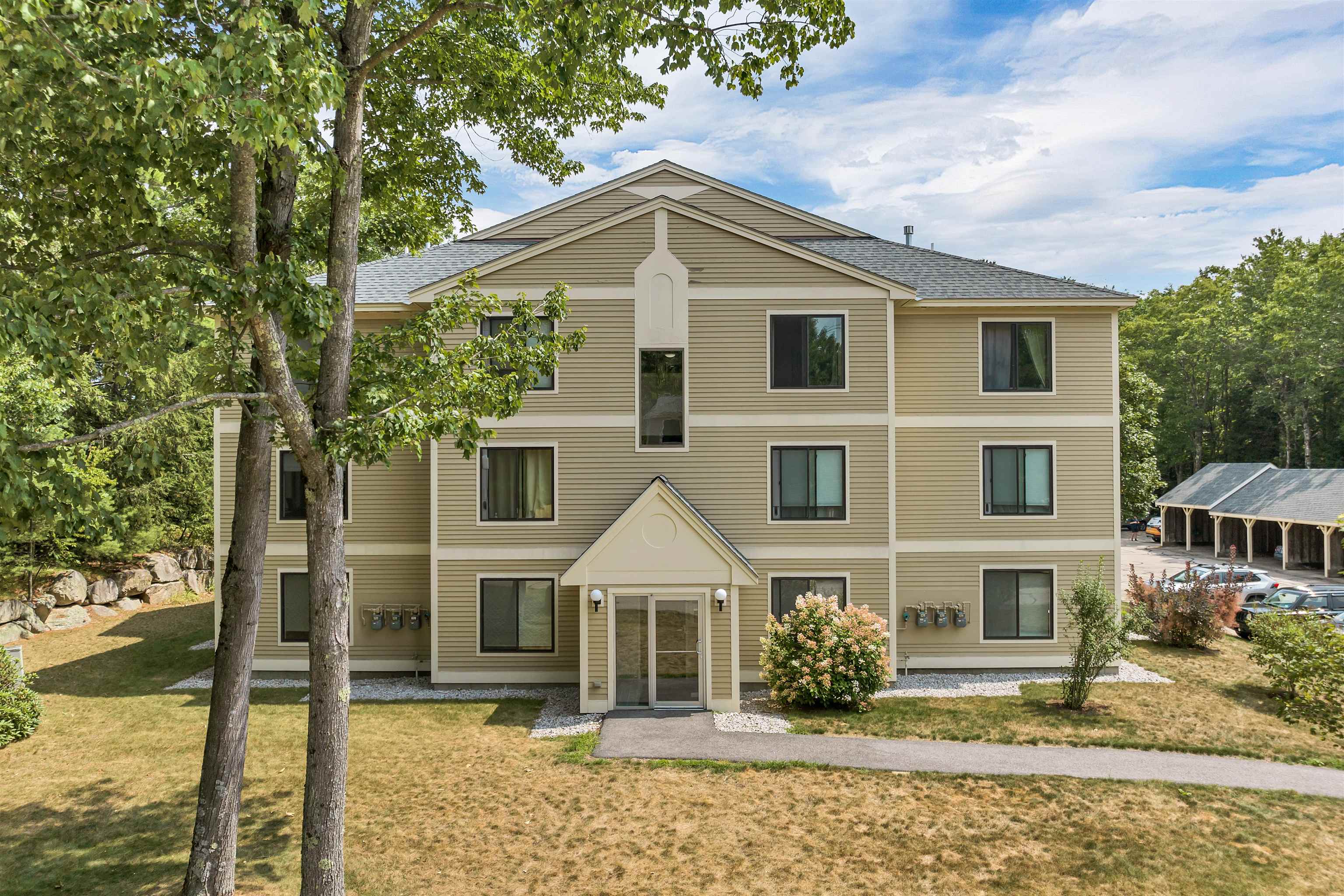 19 Saco St, Conway, NH 03813