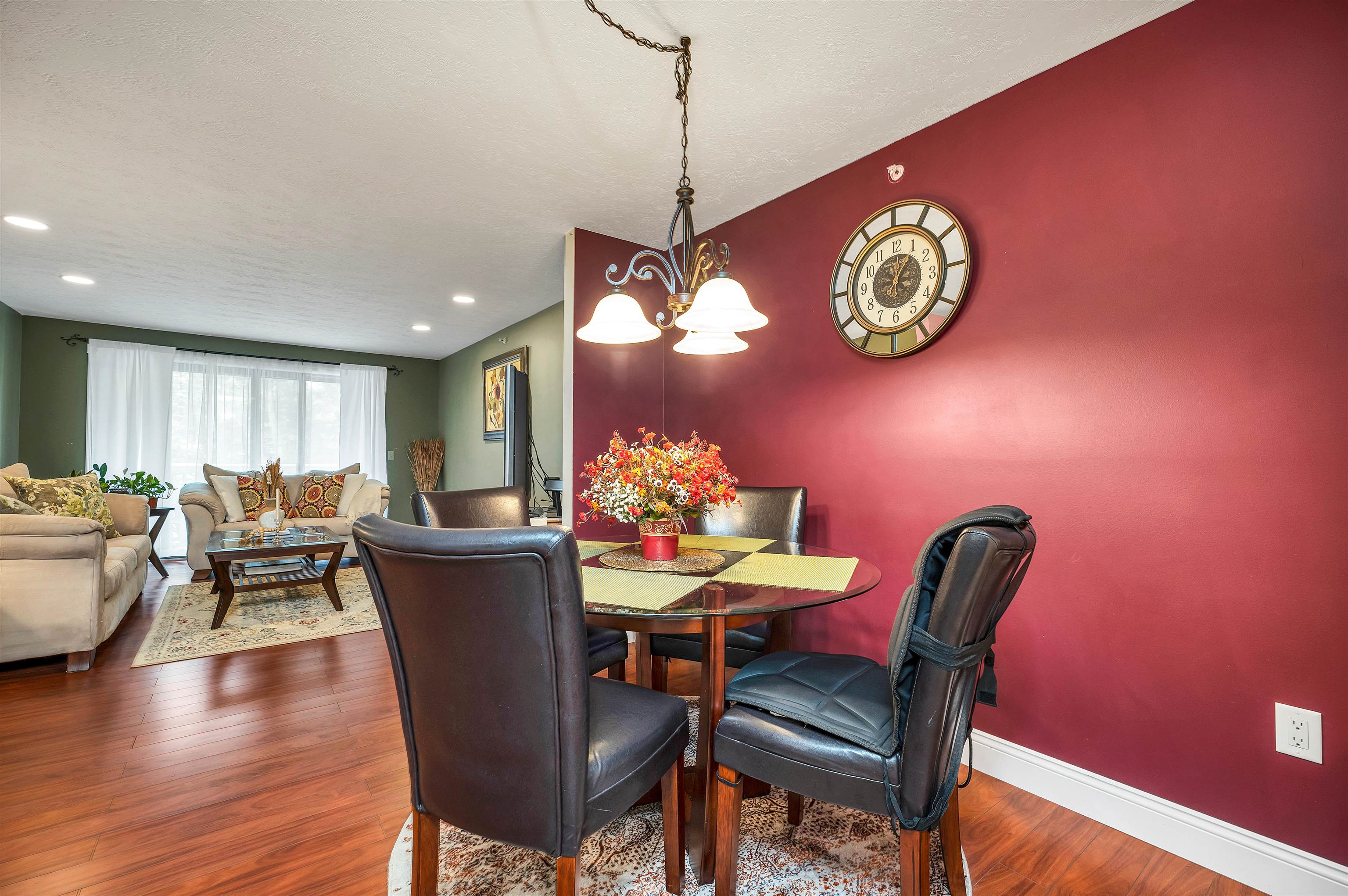 19 Saco St, Conway, NH 03813