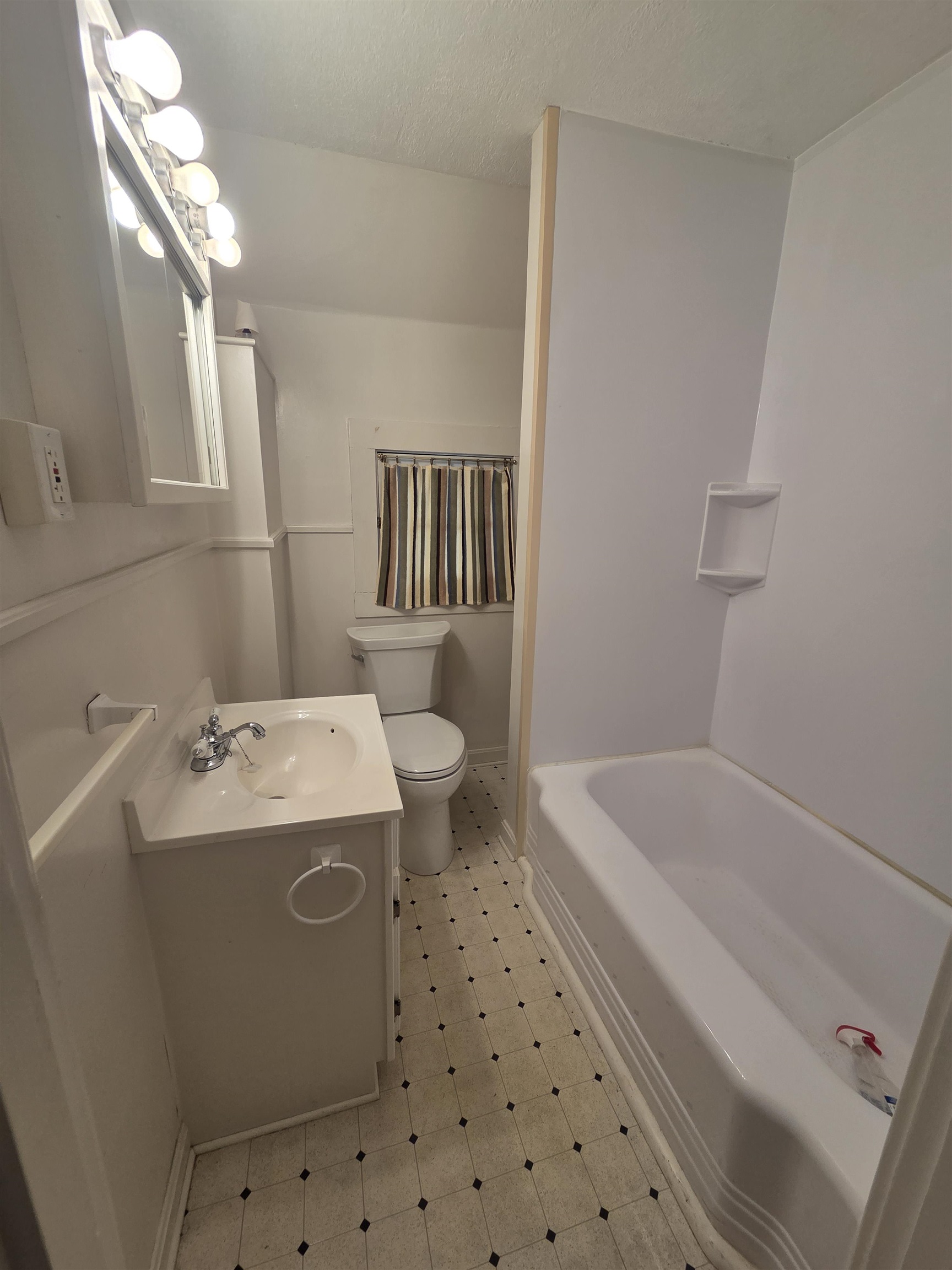2nd floor bathroom