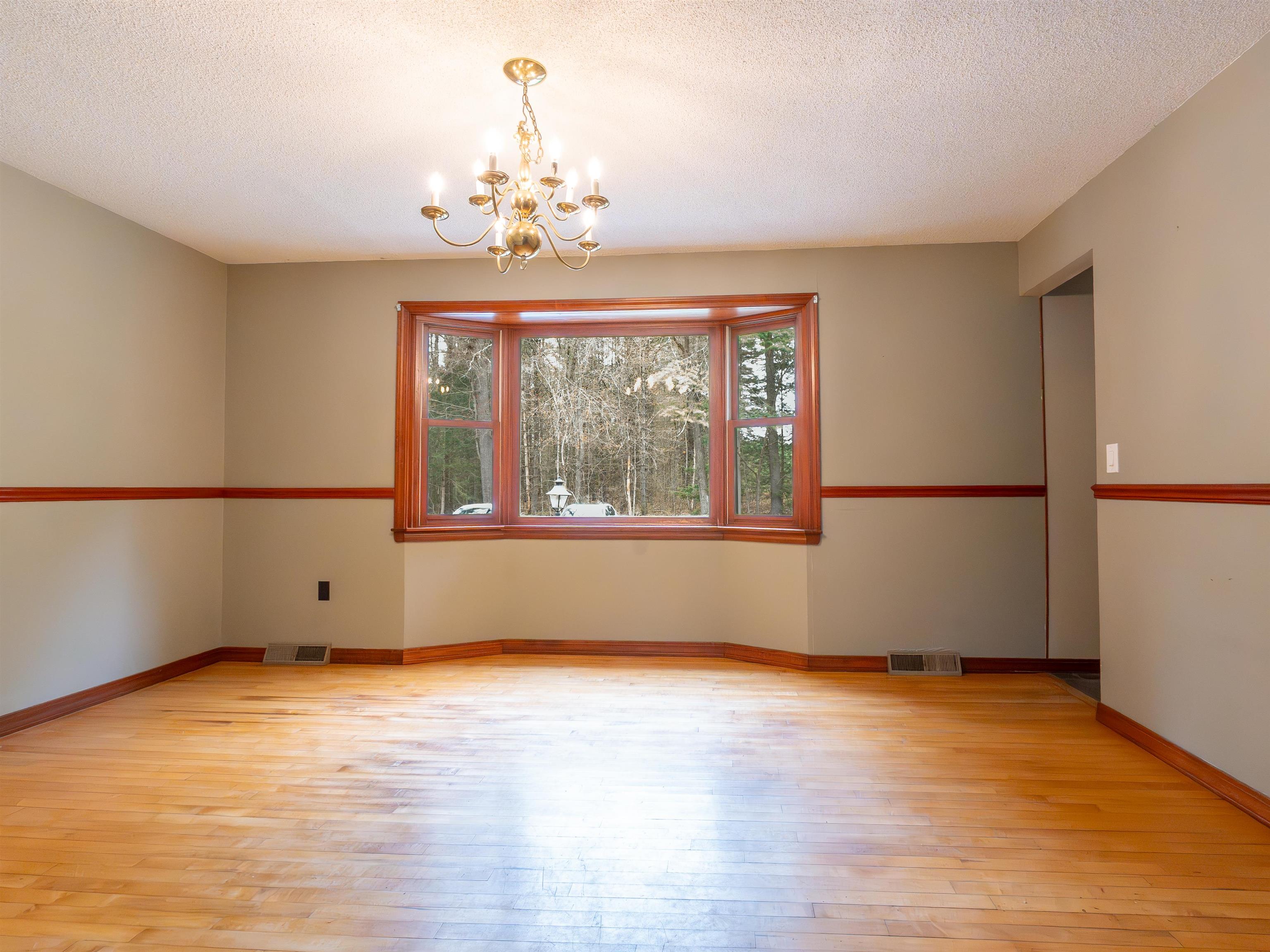 95 Plain Rd, Hinsdale, NH 03451