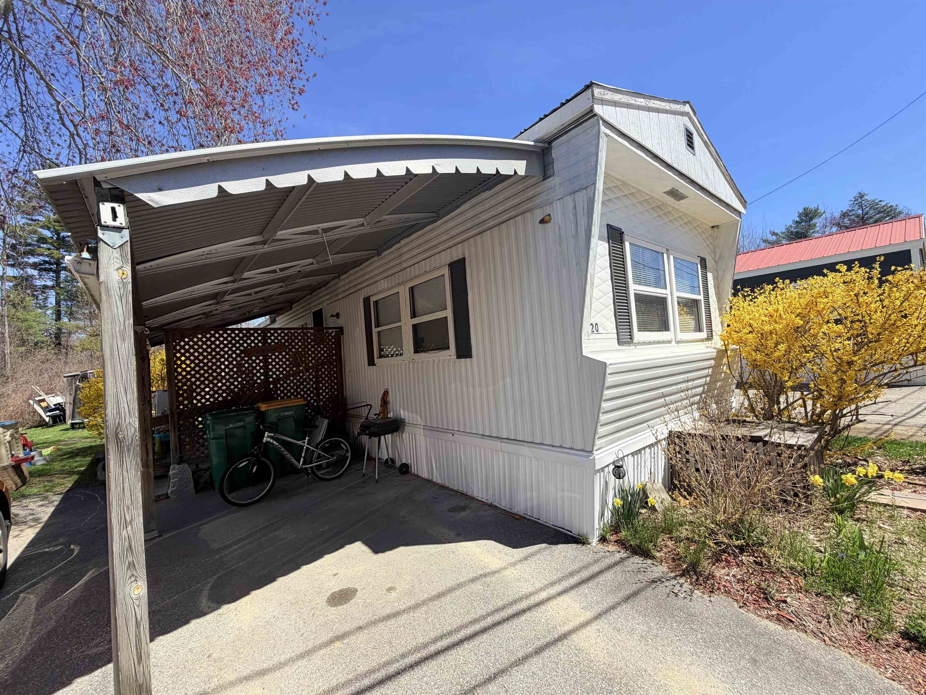 20 Moose Ln, Rochester, NH 03867