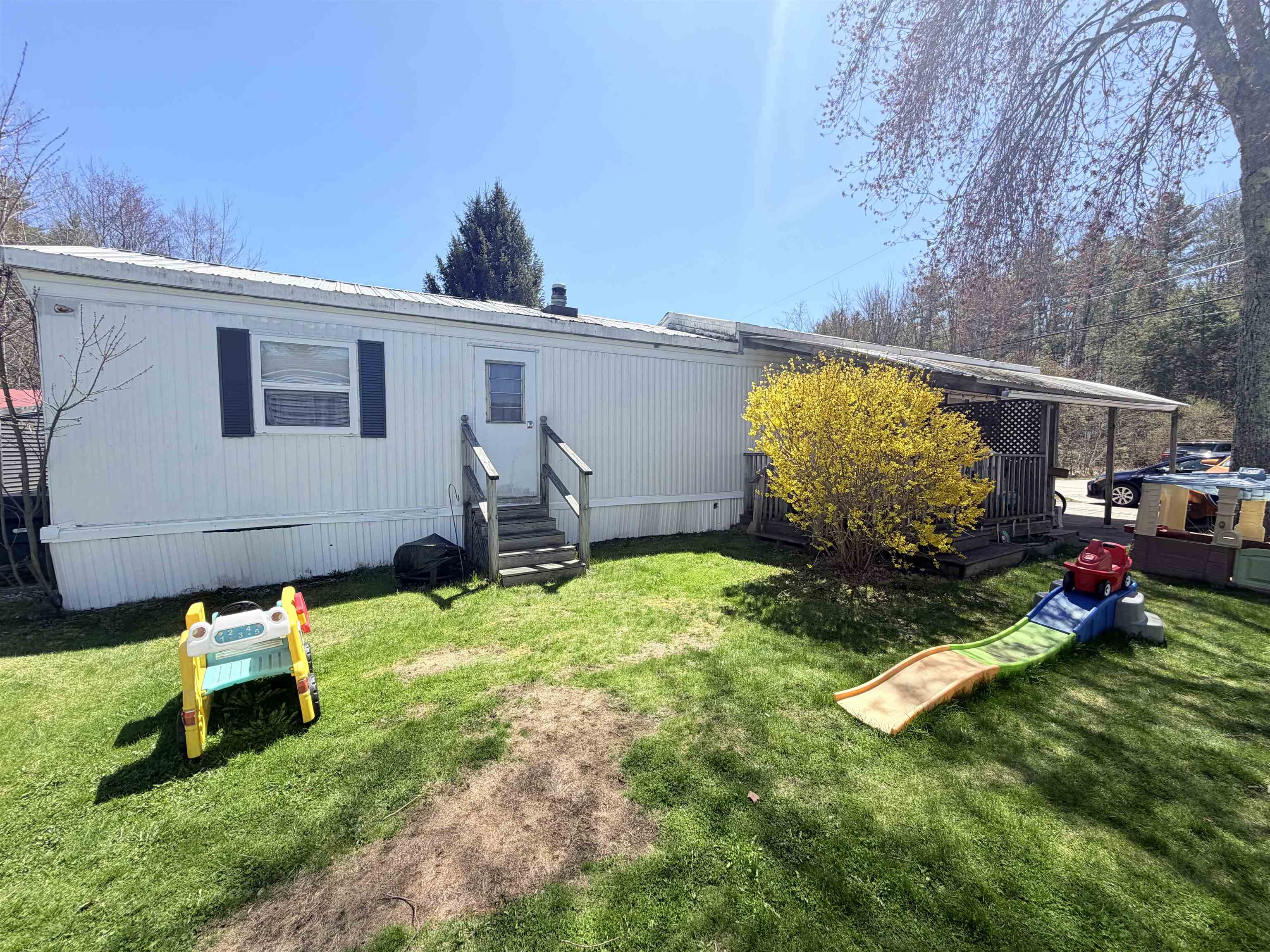 20 Moose Ln, Rochester, NH 03867