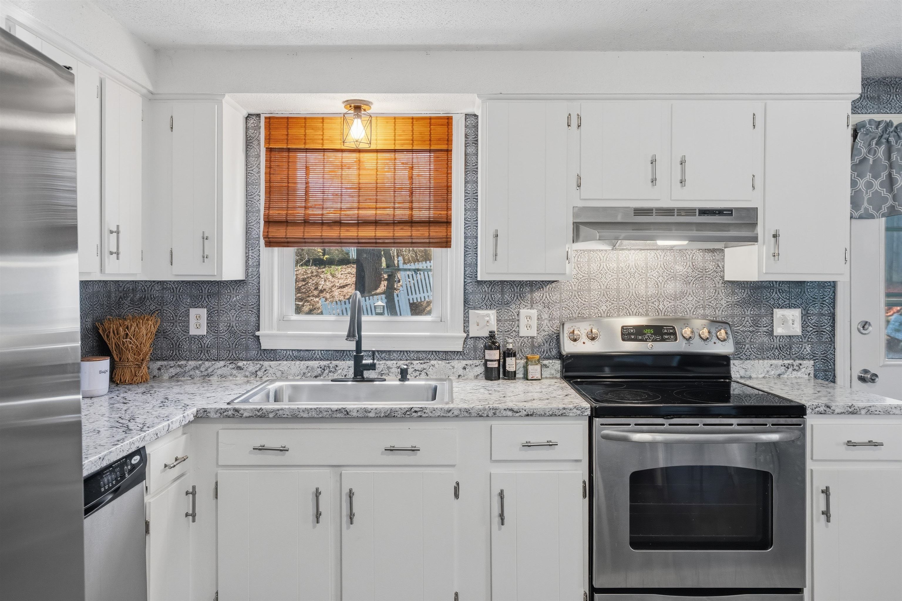 81 Theophile St, Manchester, NH 03102