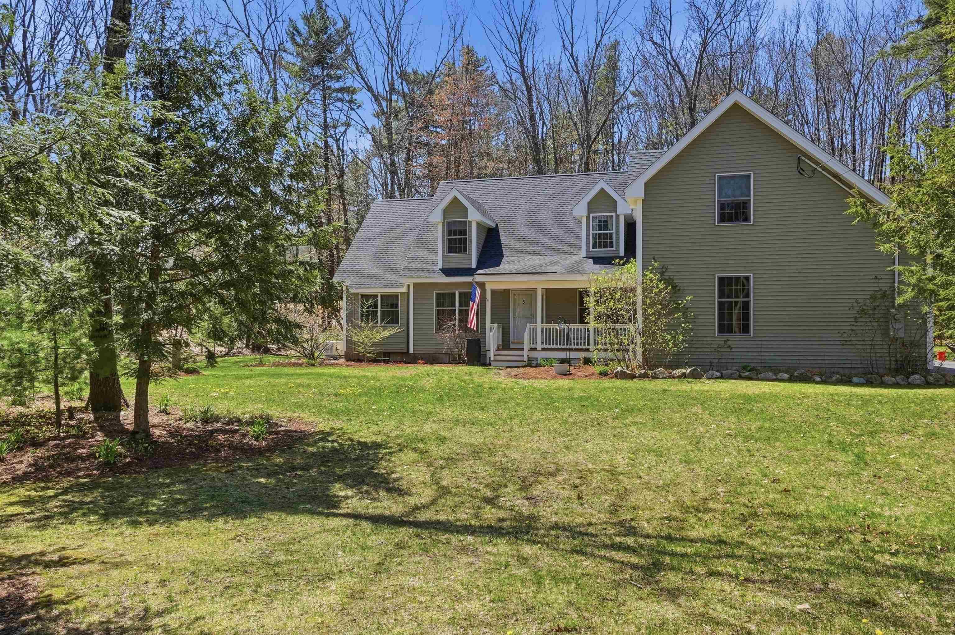5 Sarah's Way, Newton, NH 03858-3427