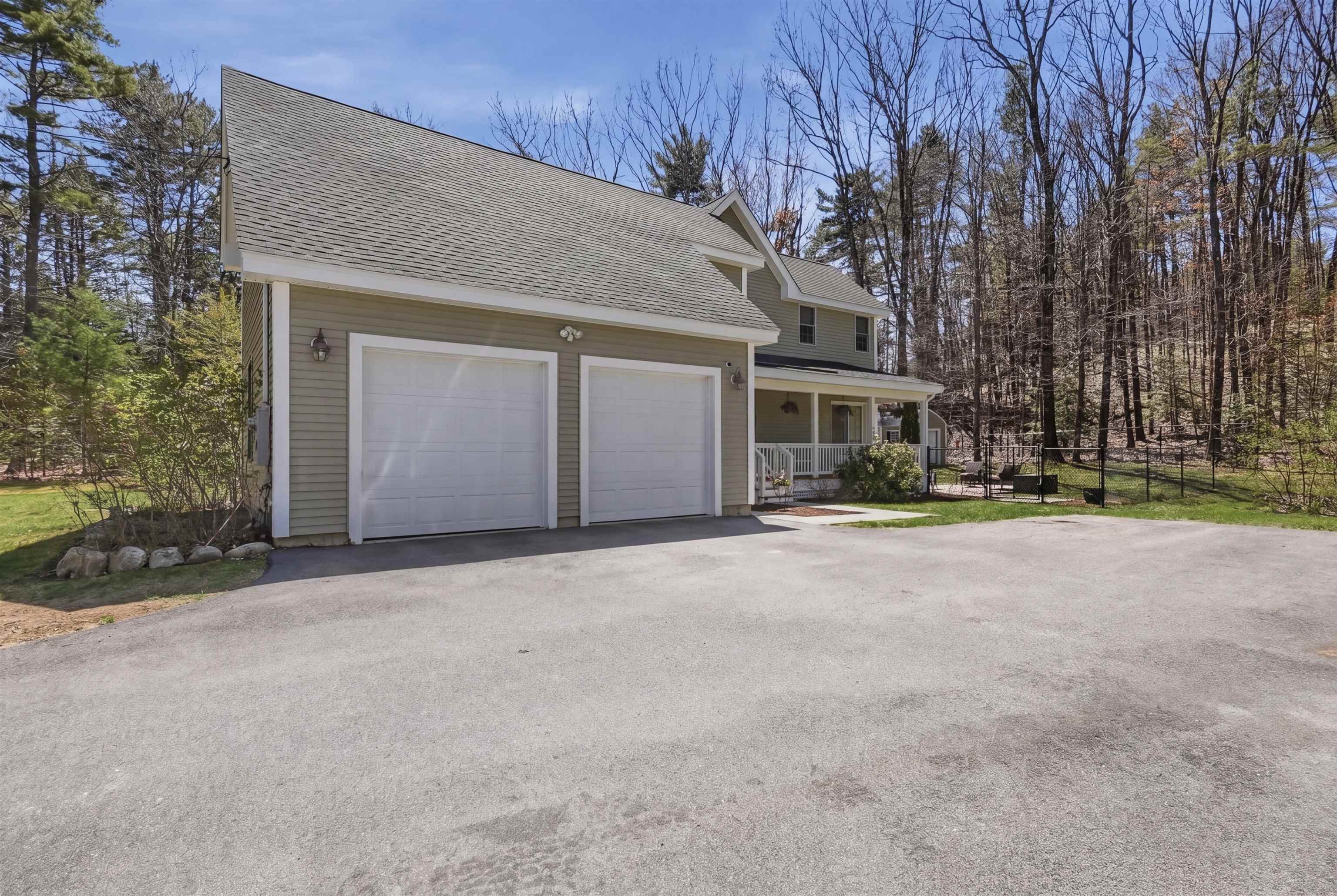 5 Sarah's Way, Newton, NH 03858-3427