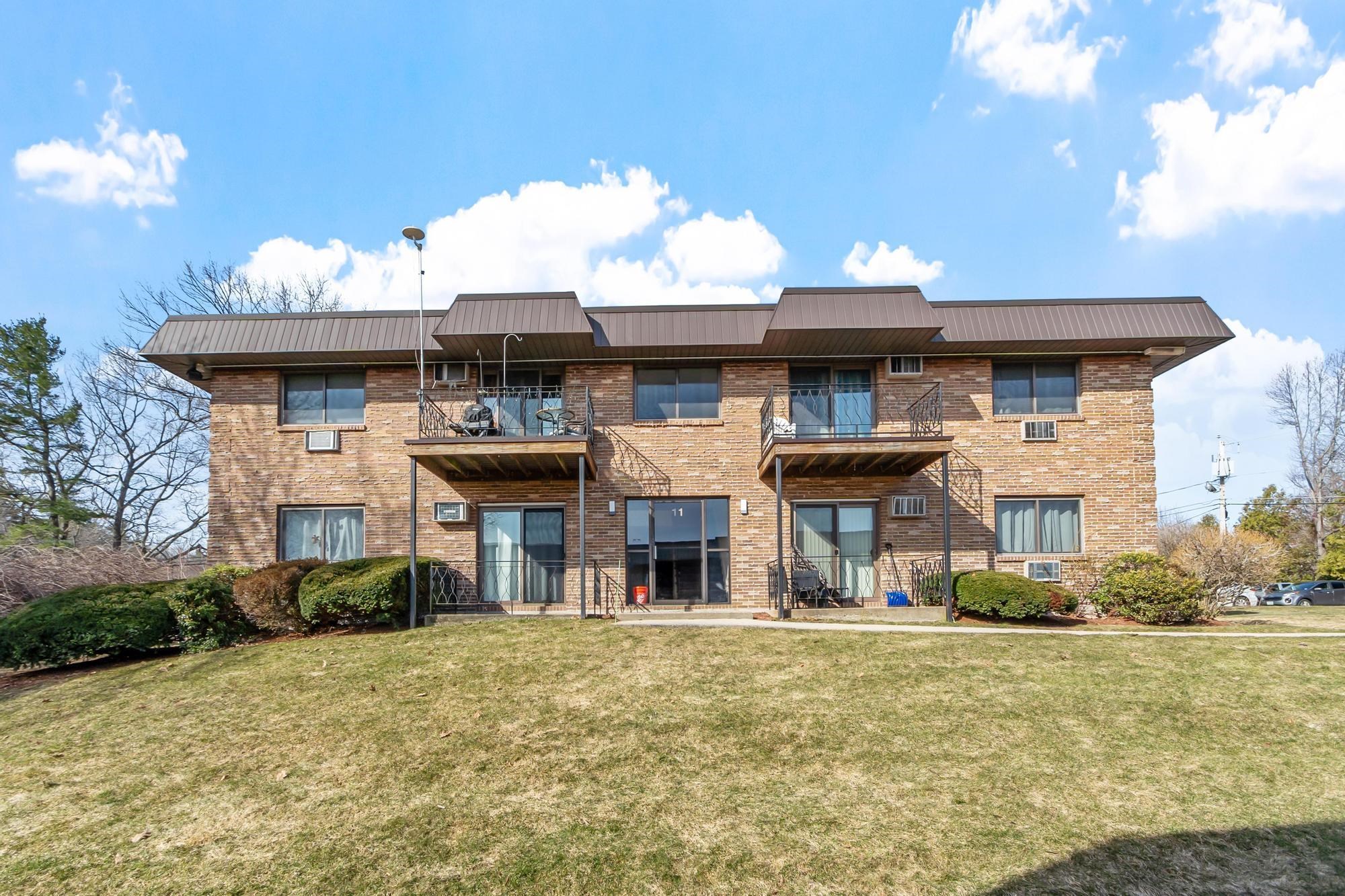 11 Strawberry Bank Rd, Nashua, NH 03062