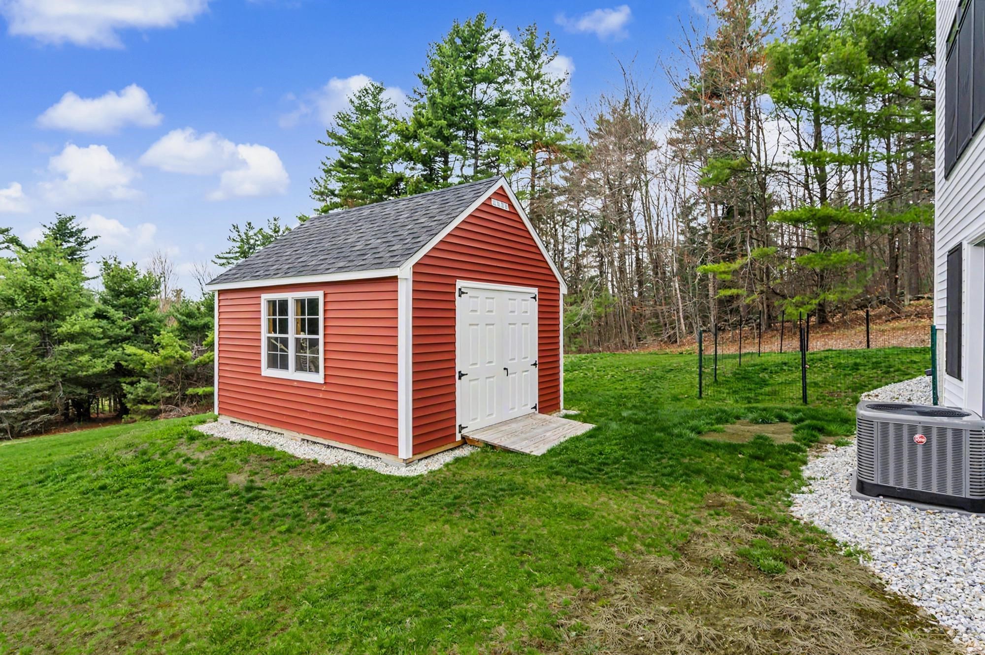 11 Hillside Dr, New Ipswich, NH 03071