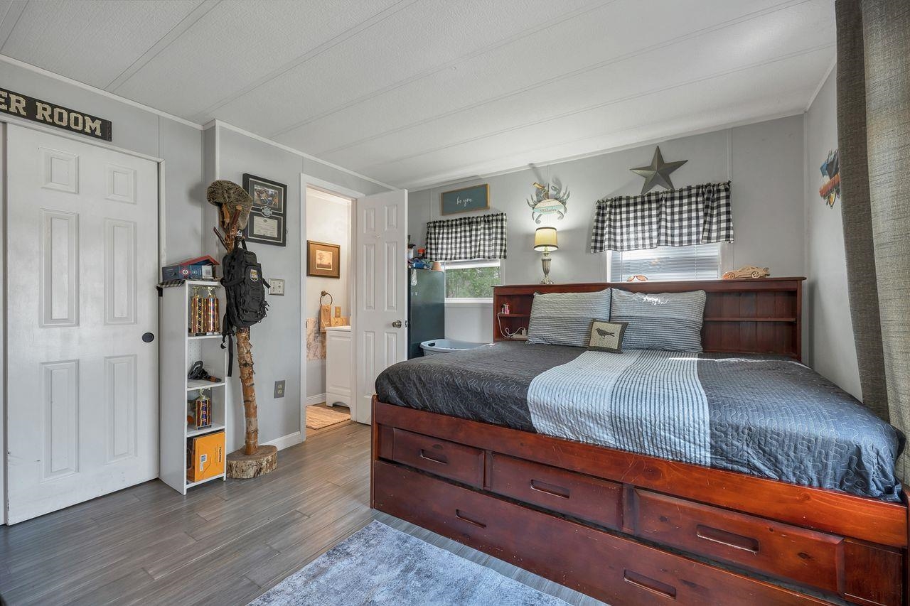 7 N Dewberry Ln, Rochester, NH 03867