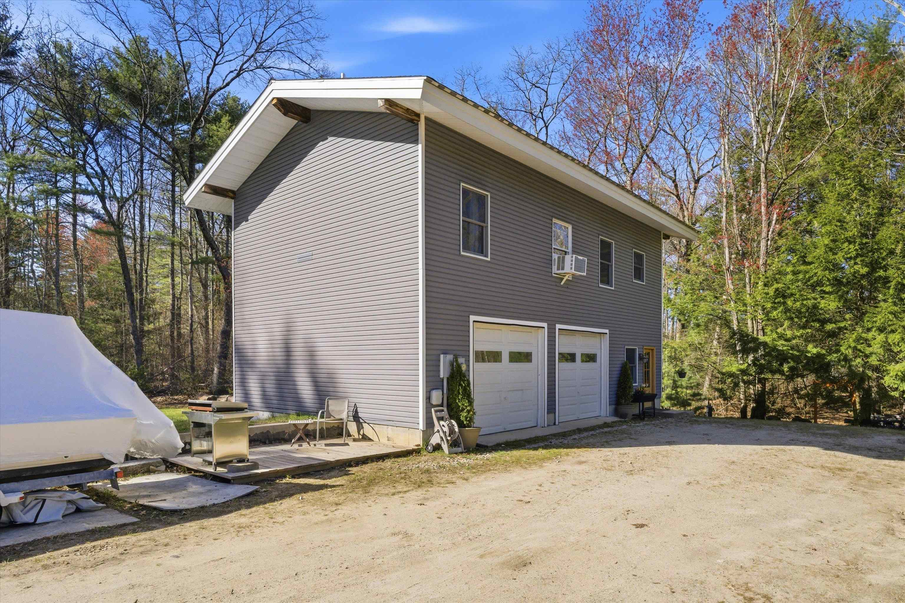 1 Deer Crossing Cir, Londonderry, NH 03053