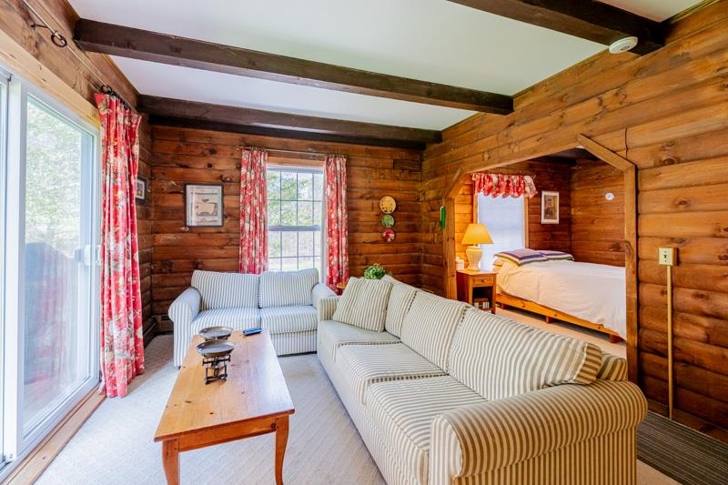 Main floor guest suite