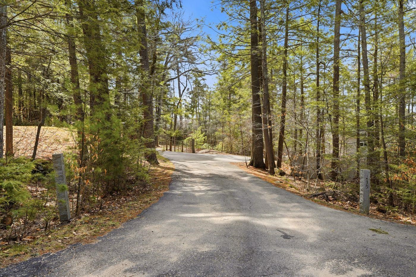 35 Rocky Shore Rd, Wolfeboro, NH 03894