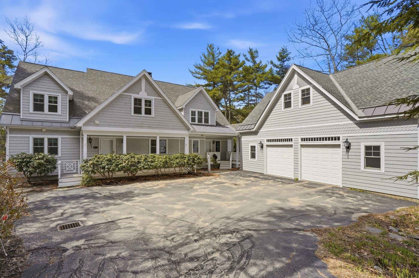 35 Rocky Shore Rd, Wolfeboro, NH 03894