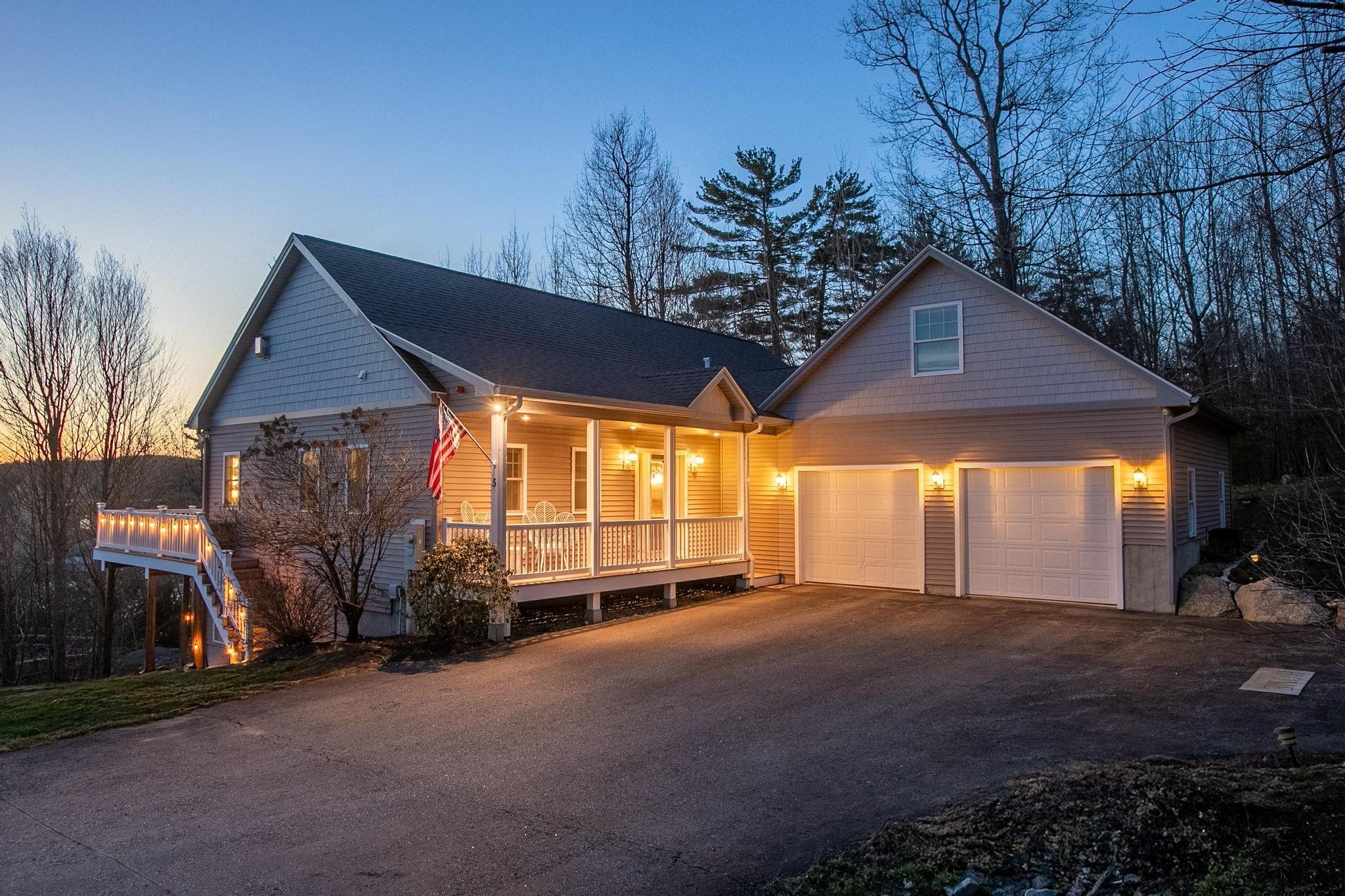 5-11 Violette Circle — photo 2