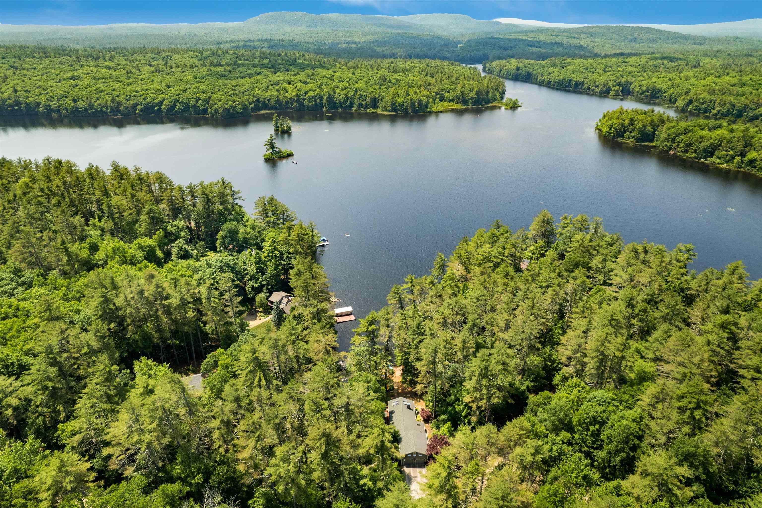 84 Barderry Ln, Nottingham, NH 03290