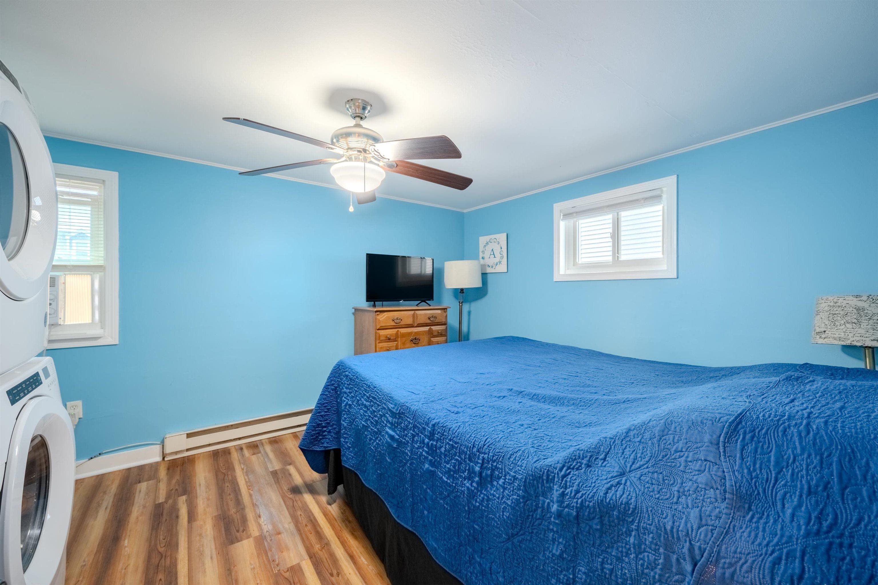 7 Perkins Ave, Hampton, NH 03842