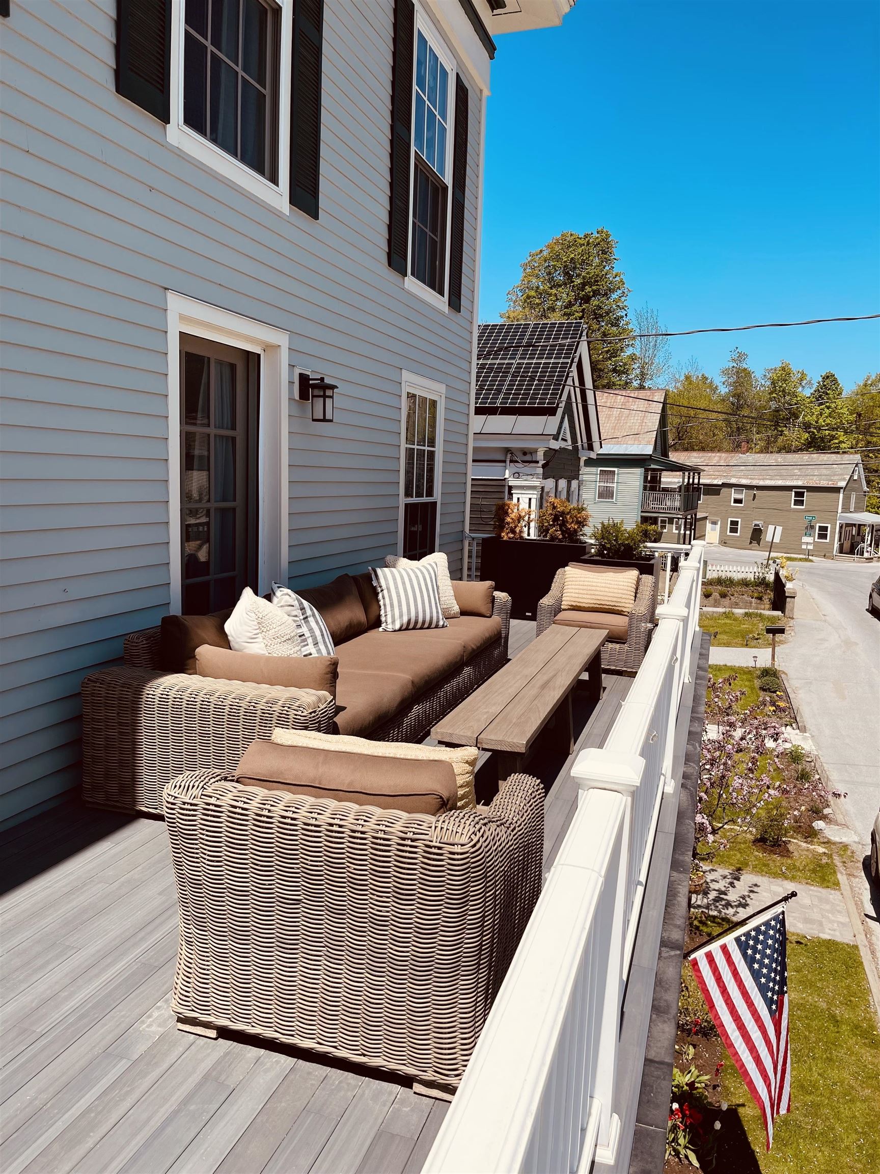 Front Deck Vibes