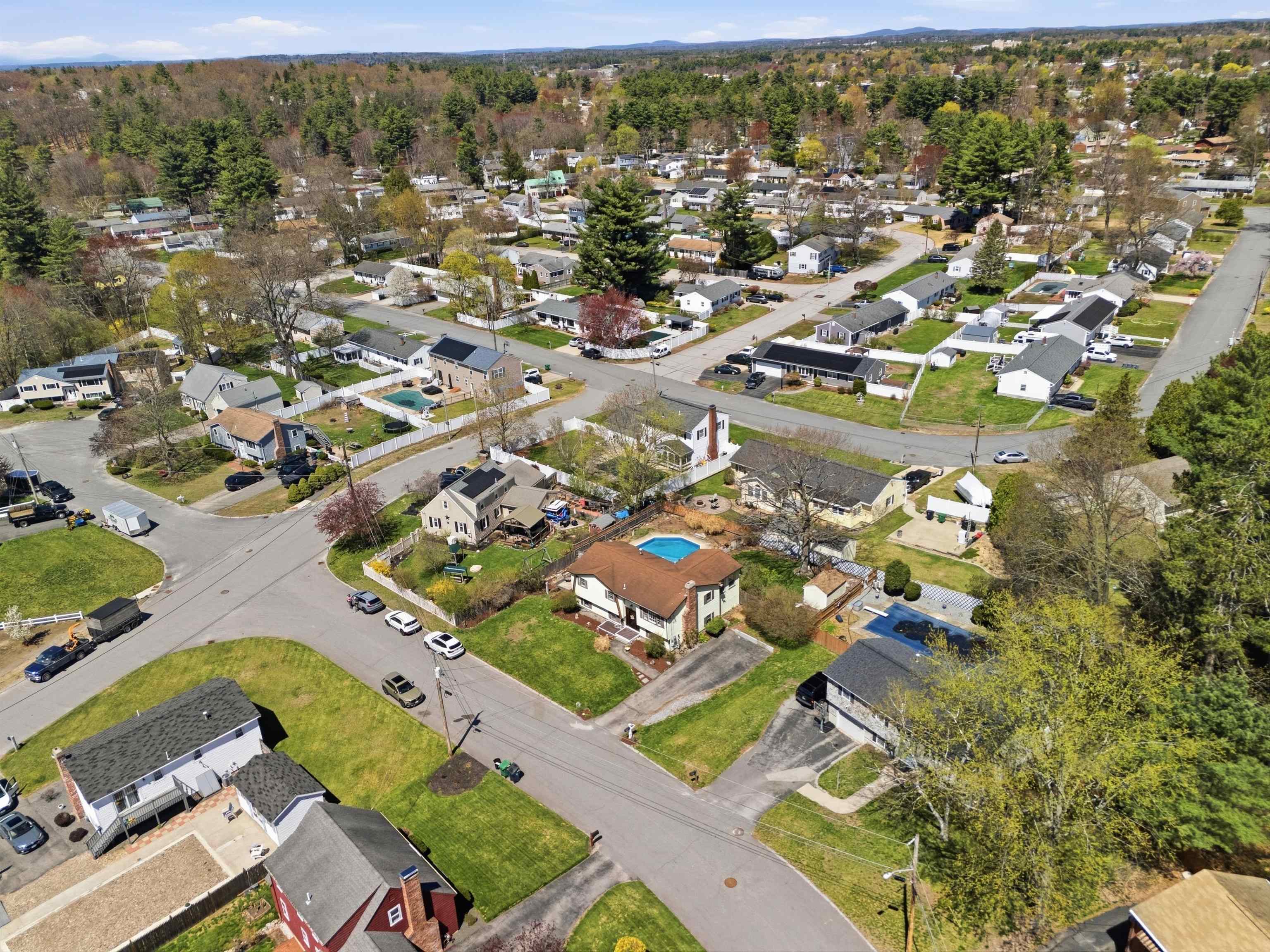 4 Percheron Cir, Nashua, NH 03062