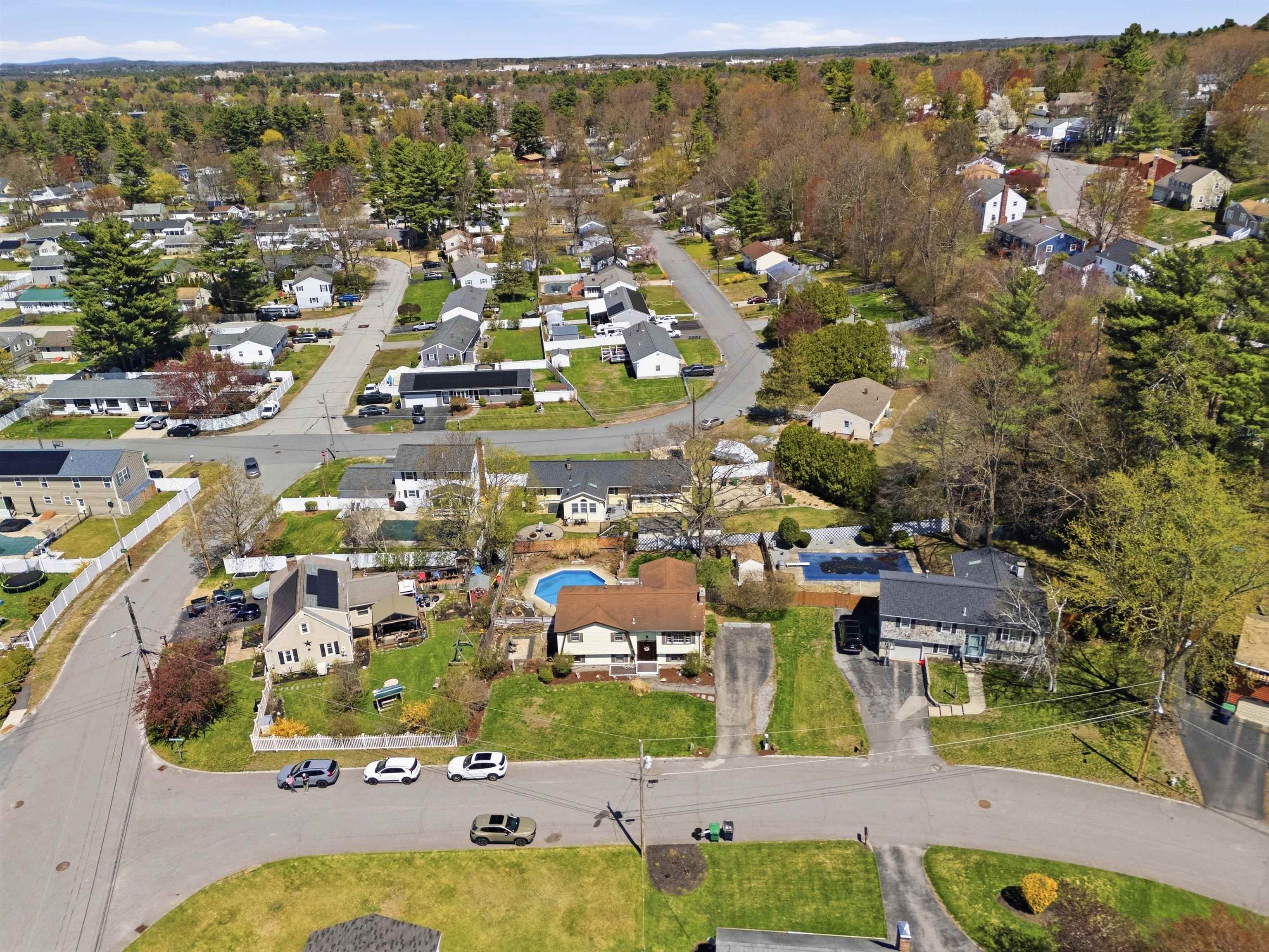 4 Percheron Cir, Nashua, NH 03062