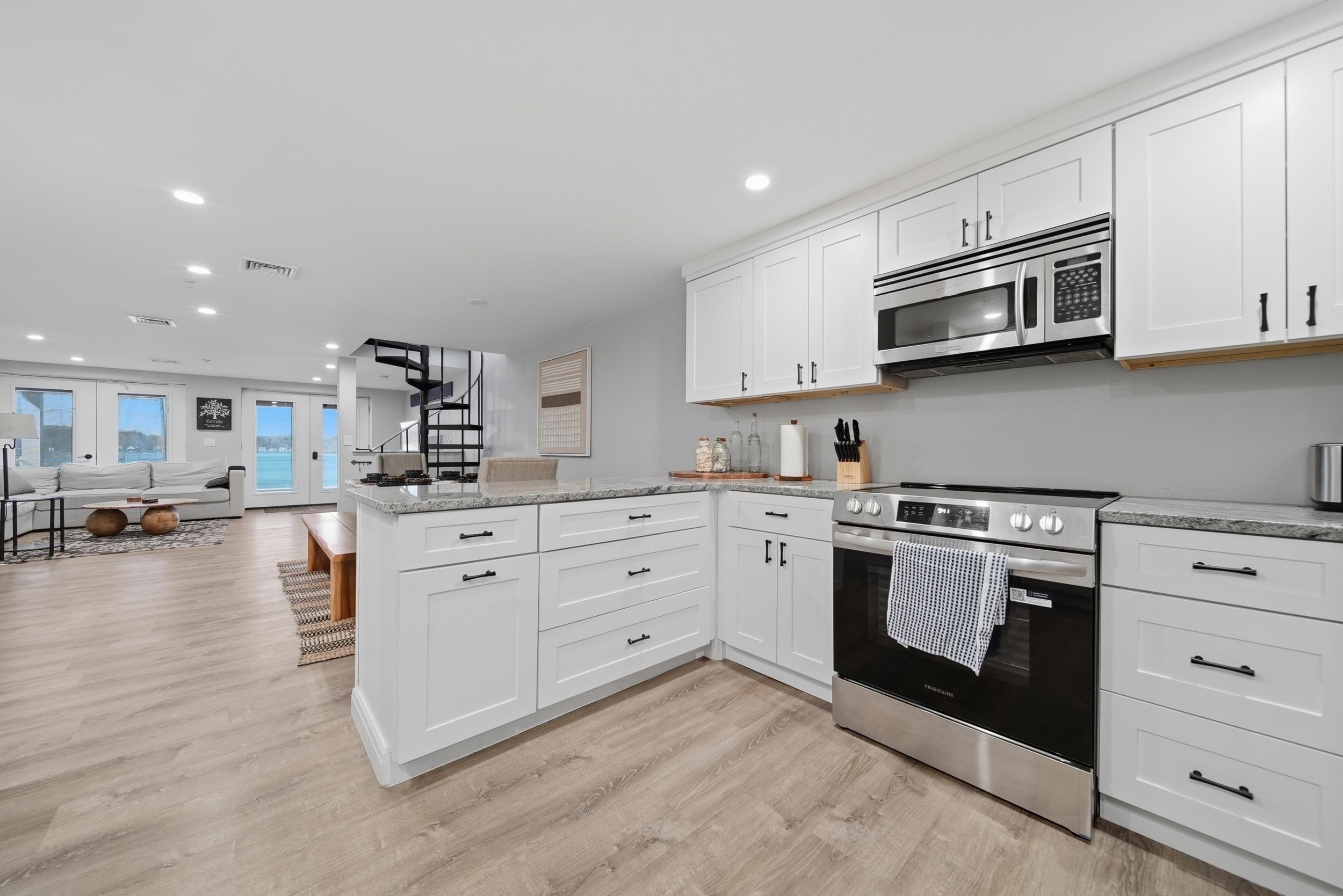 277 Weirs Boulevard — photo 3