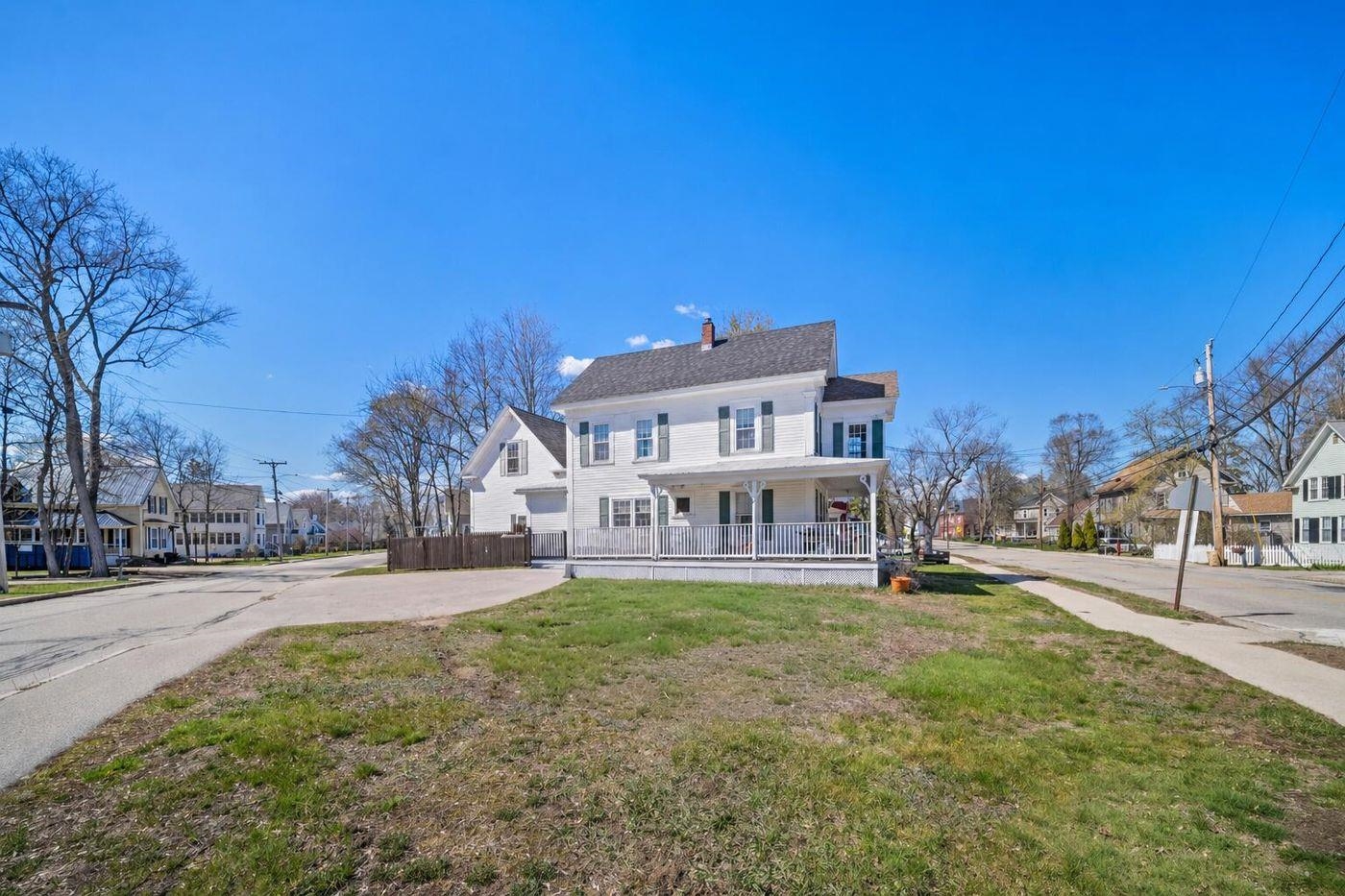 862 Portland St, Rochester, NH 03820