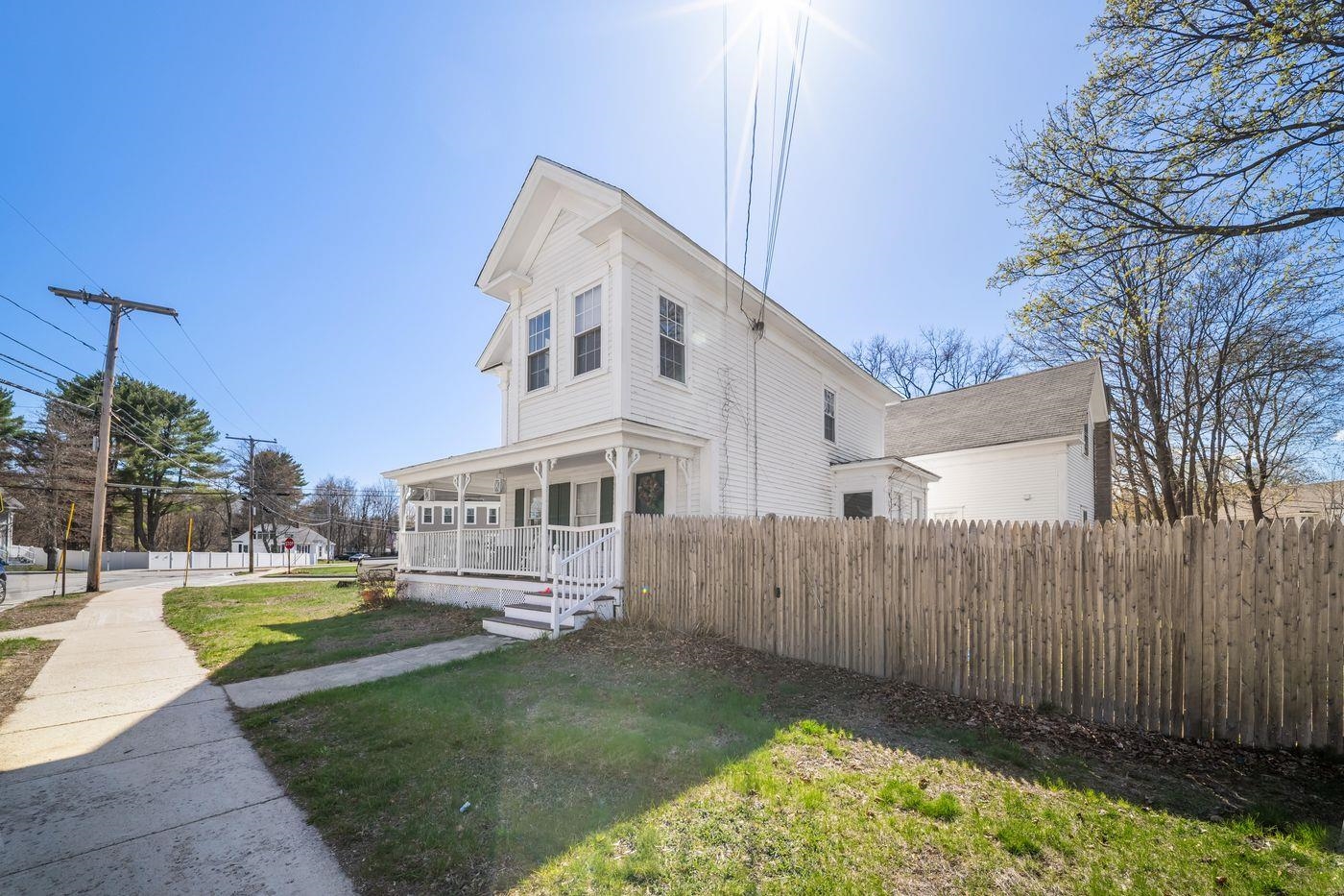 862 Portland St, Rochester, NH 03820