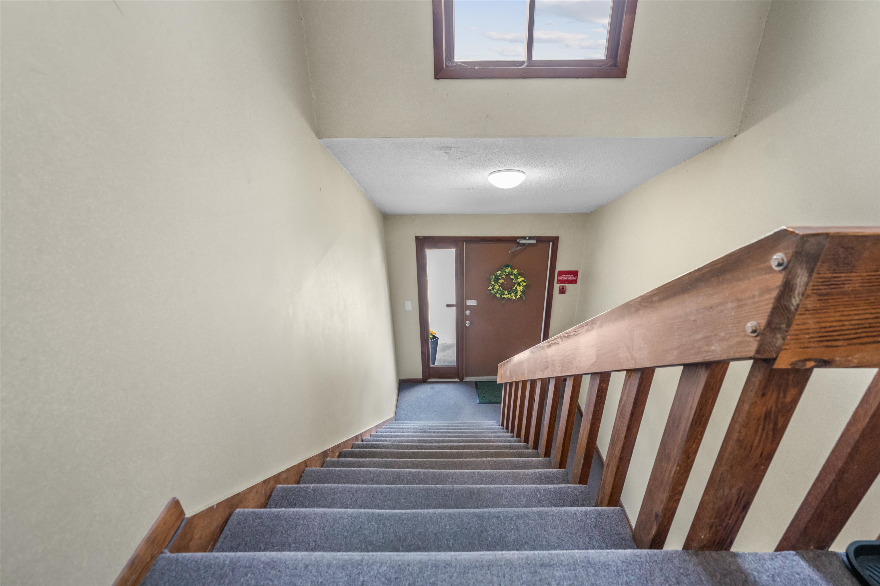 4 Ternbury Sq, Nashua, NH 03060