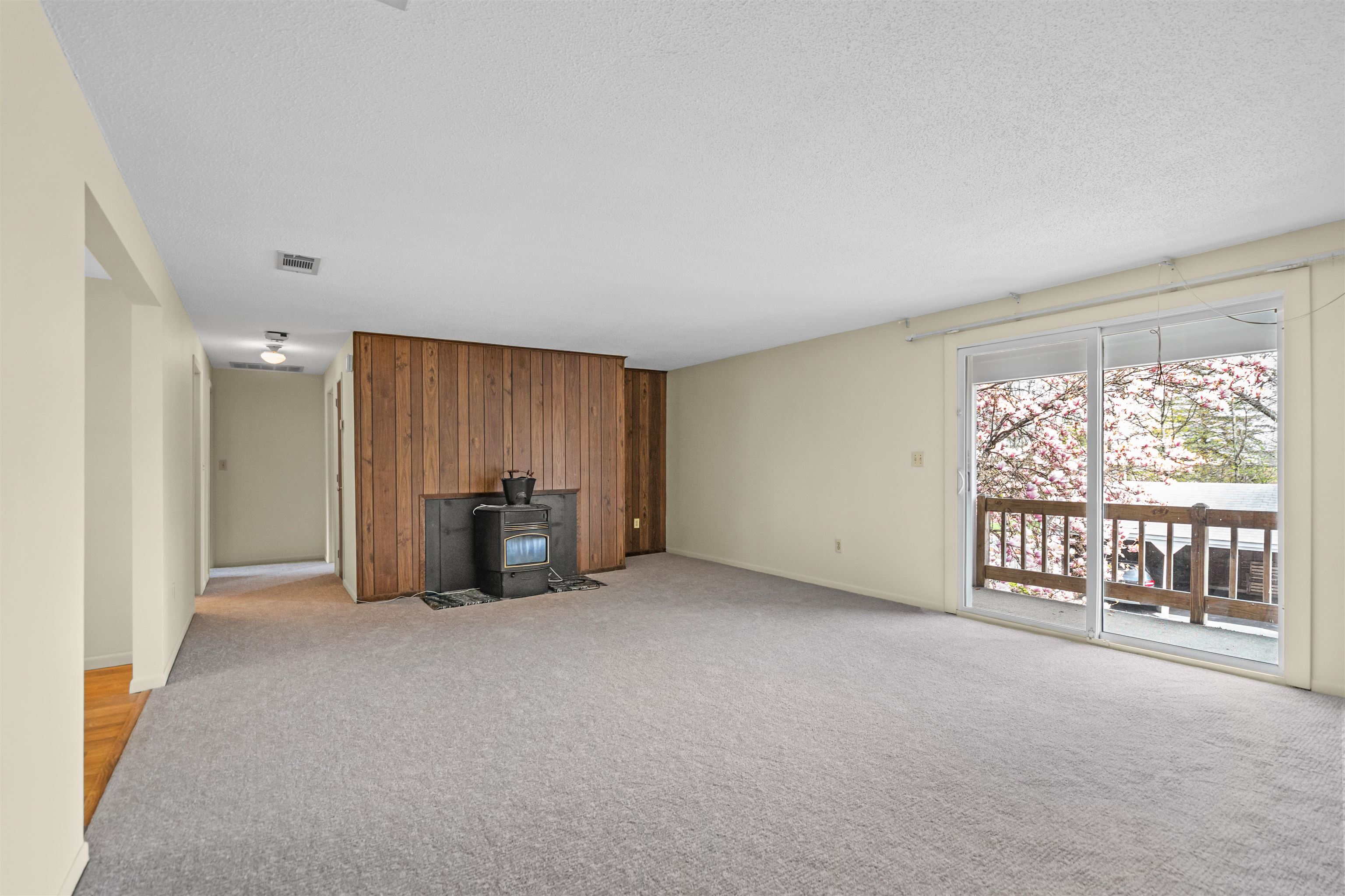 4 Ternbury Sq, Nashua, NH 03060