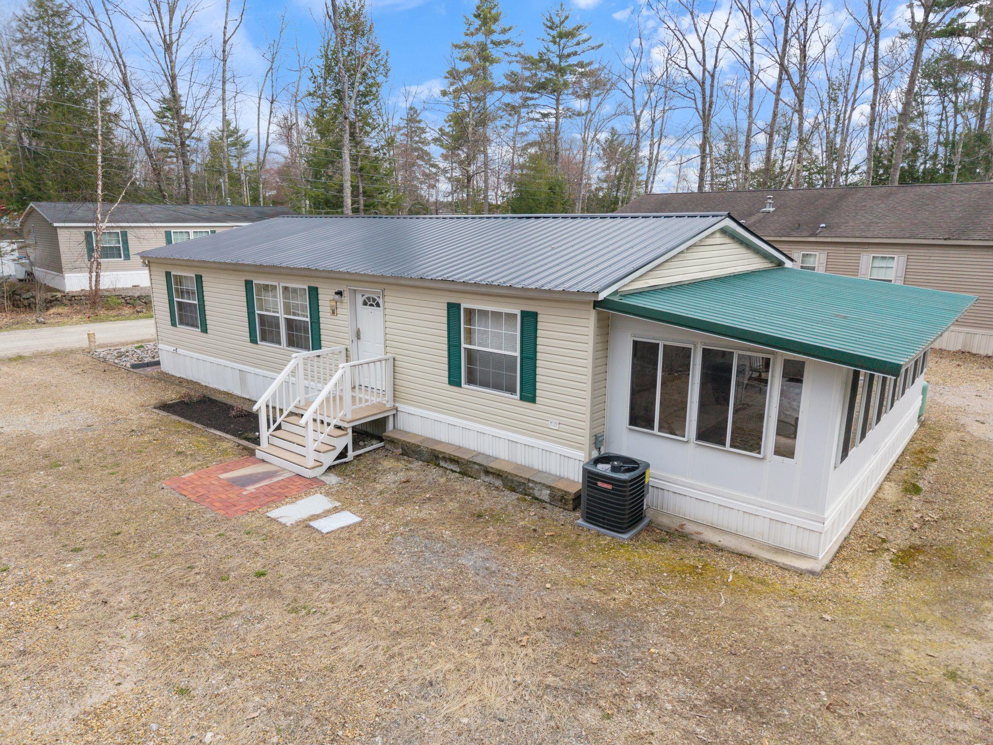 29 Edge O Lake Dr, Tuftonboro, NH 03853