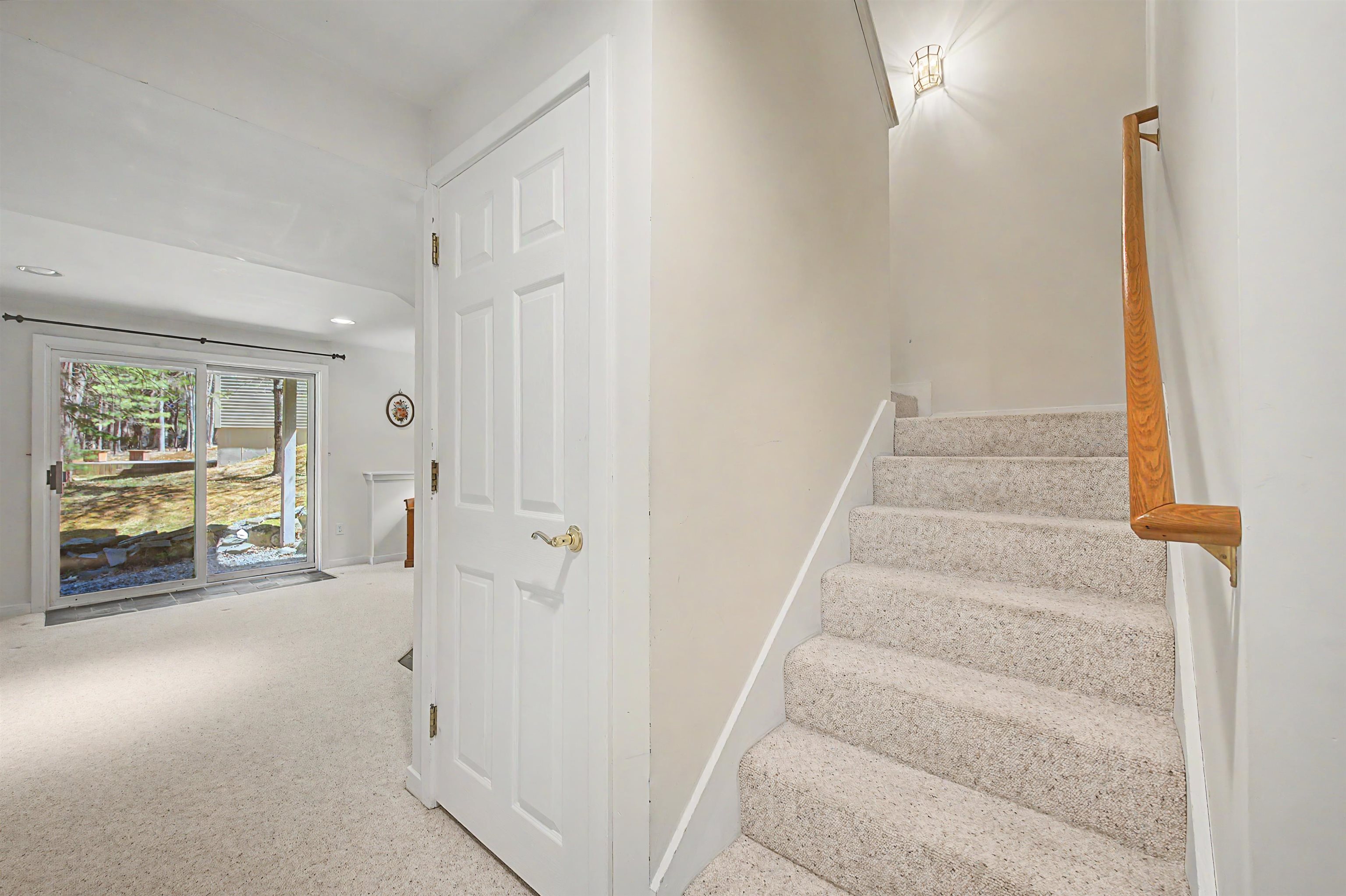 32 Cricenti Ln, New London, NH 03257