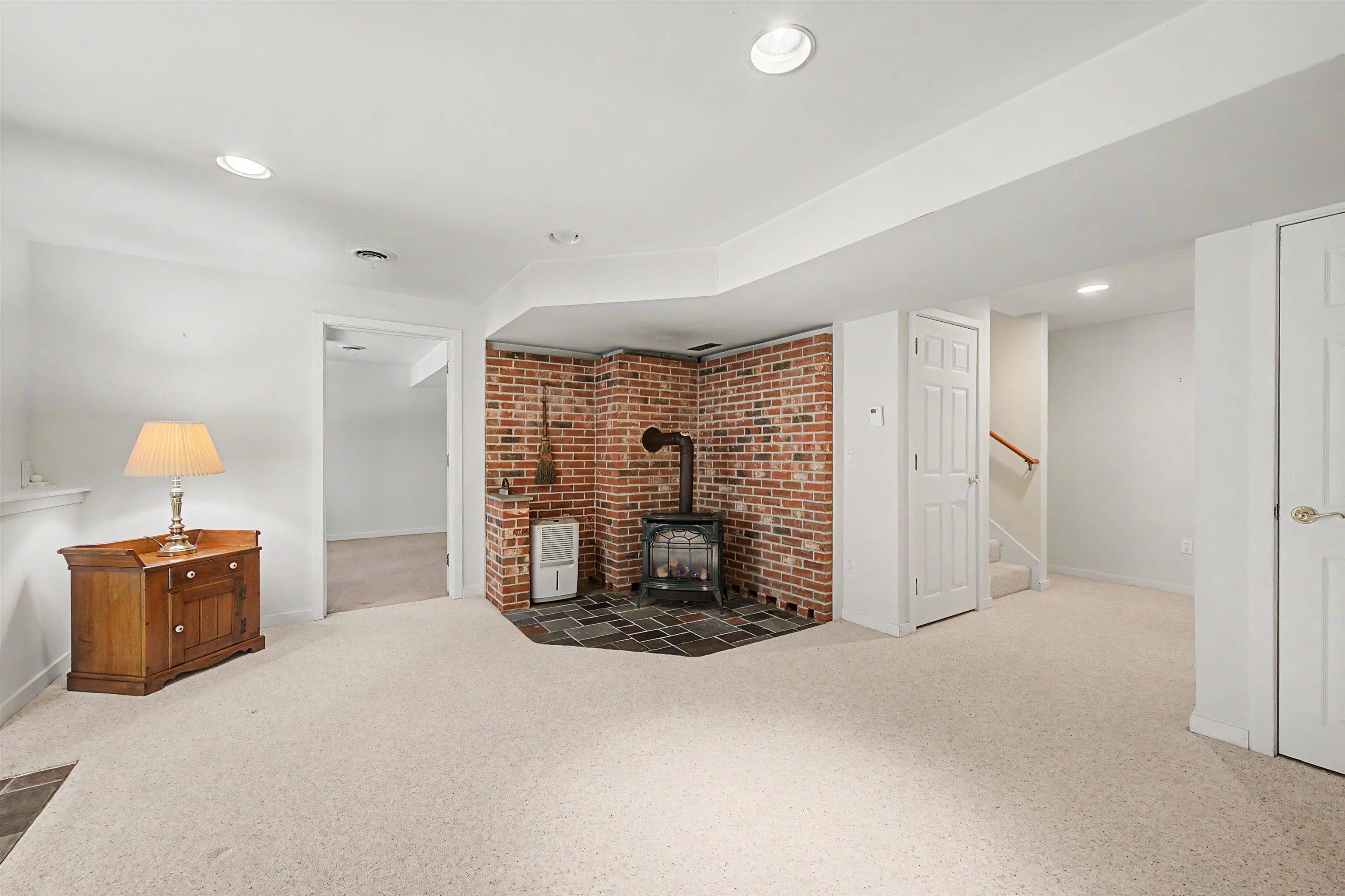 32 Cricenti Ln, New London, NH 03257