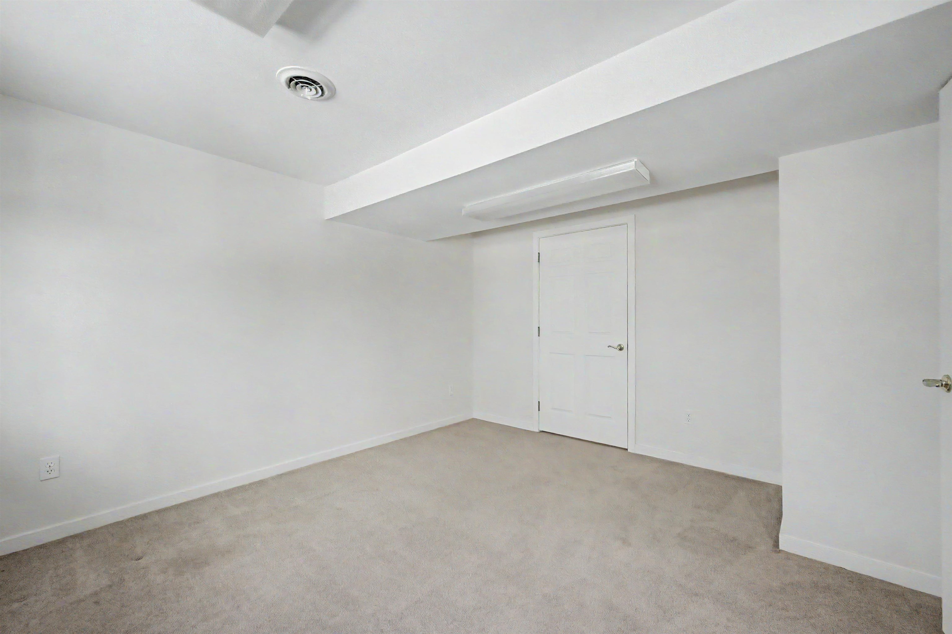 32 Cricenti Ln, New London, NH 03257