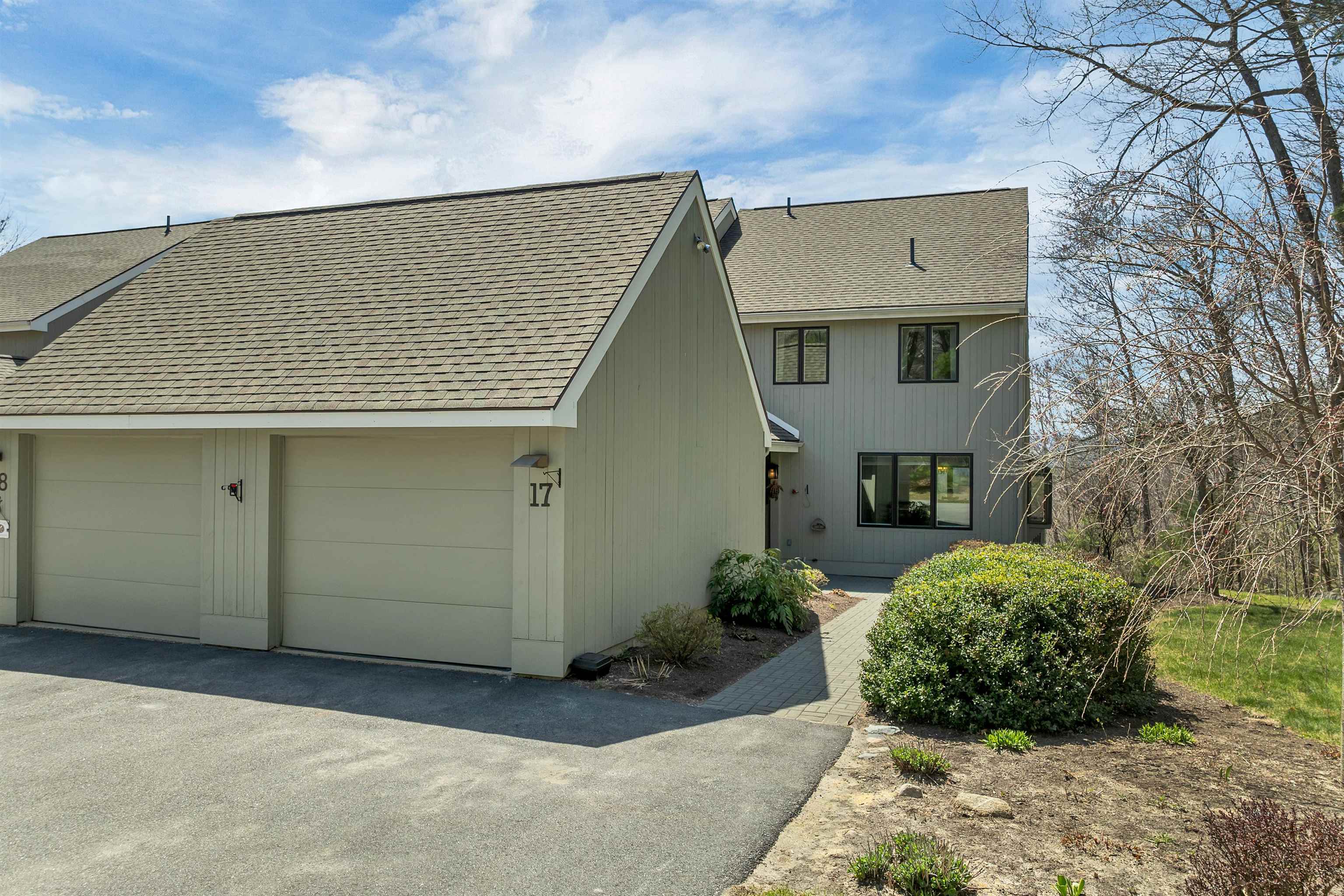 2 Mountain West Dr #17, Wolfeboro, NH 03894