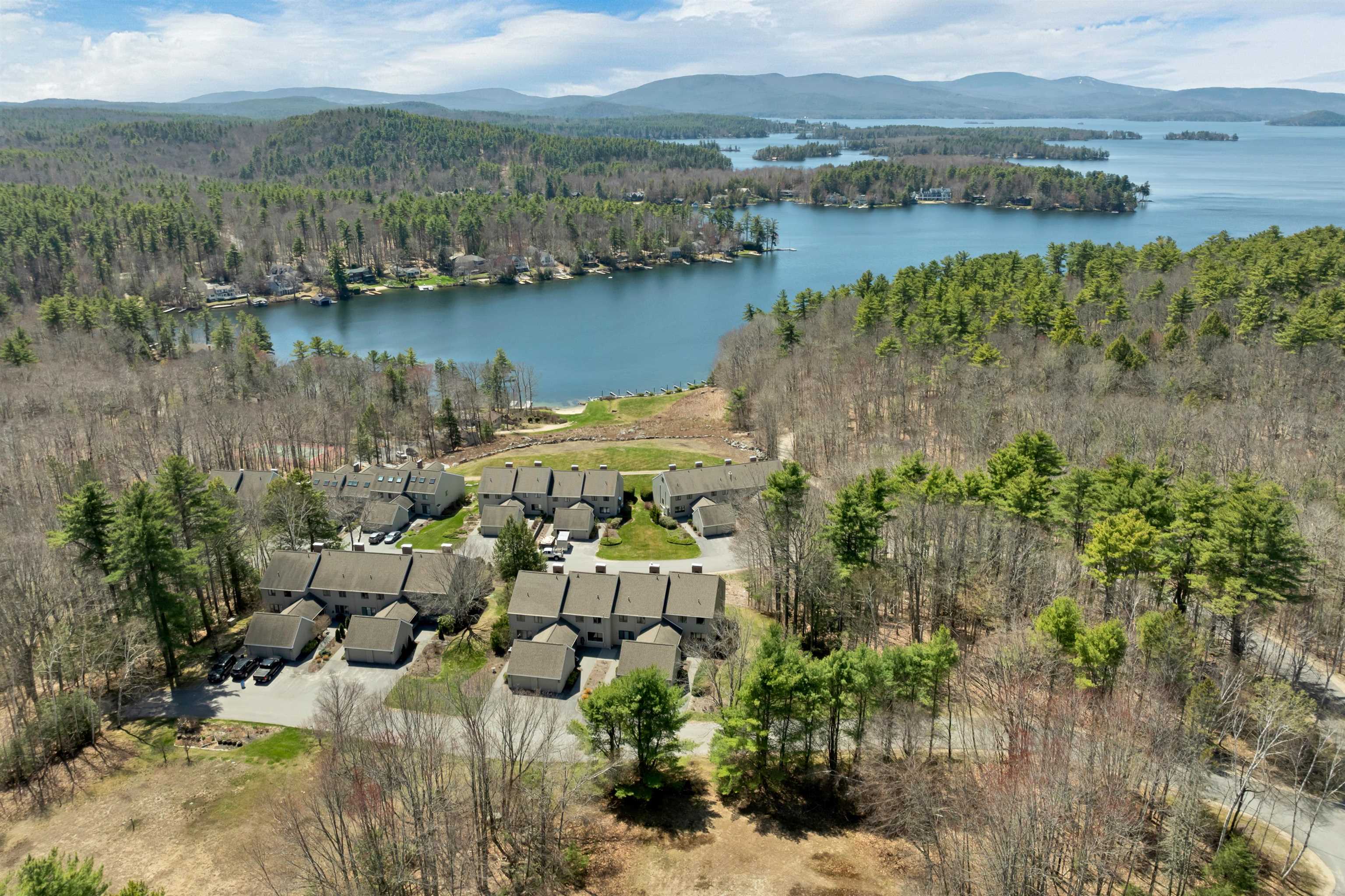 2 Mountain West Dr #17, Wolfeboro, NH 03894