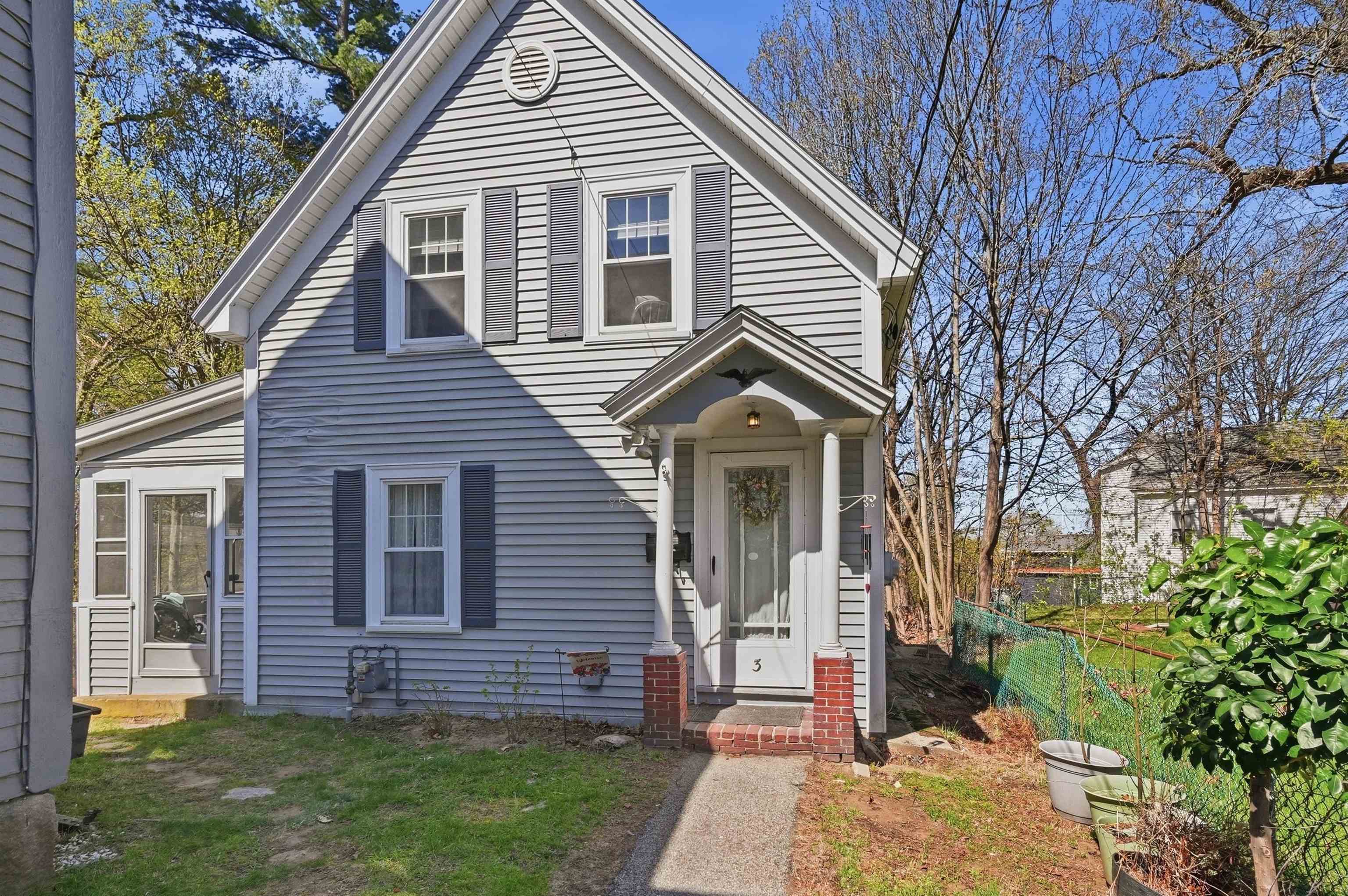 3 Maple Ave, Hudson, NH 03051