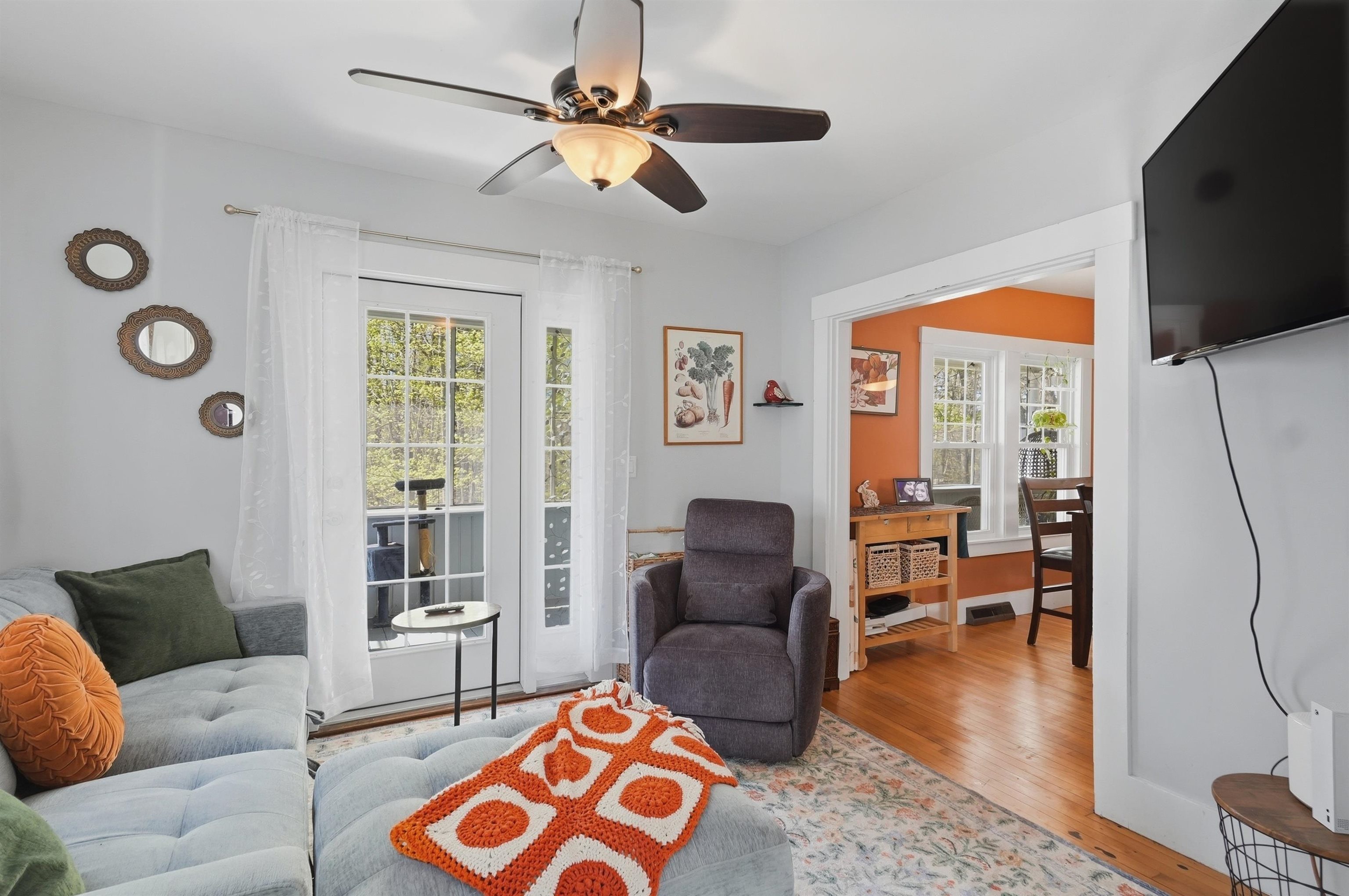 3 Maple Ave, Hudson, NH 03051