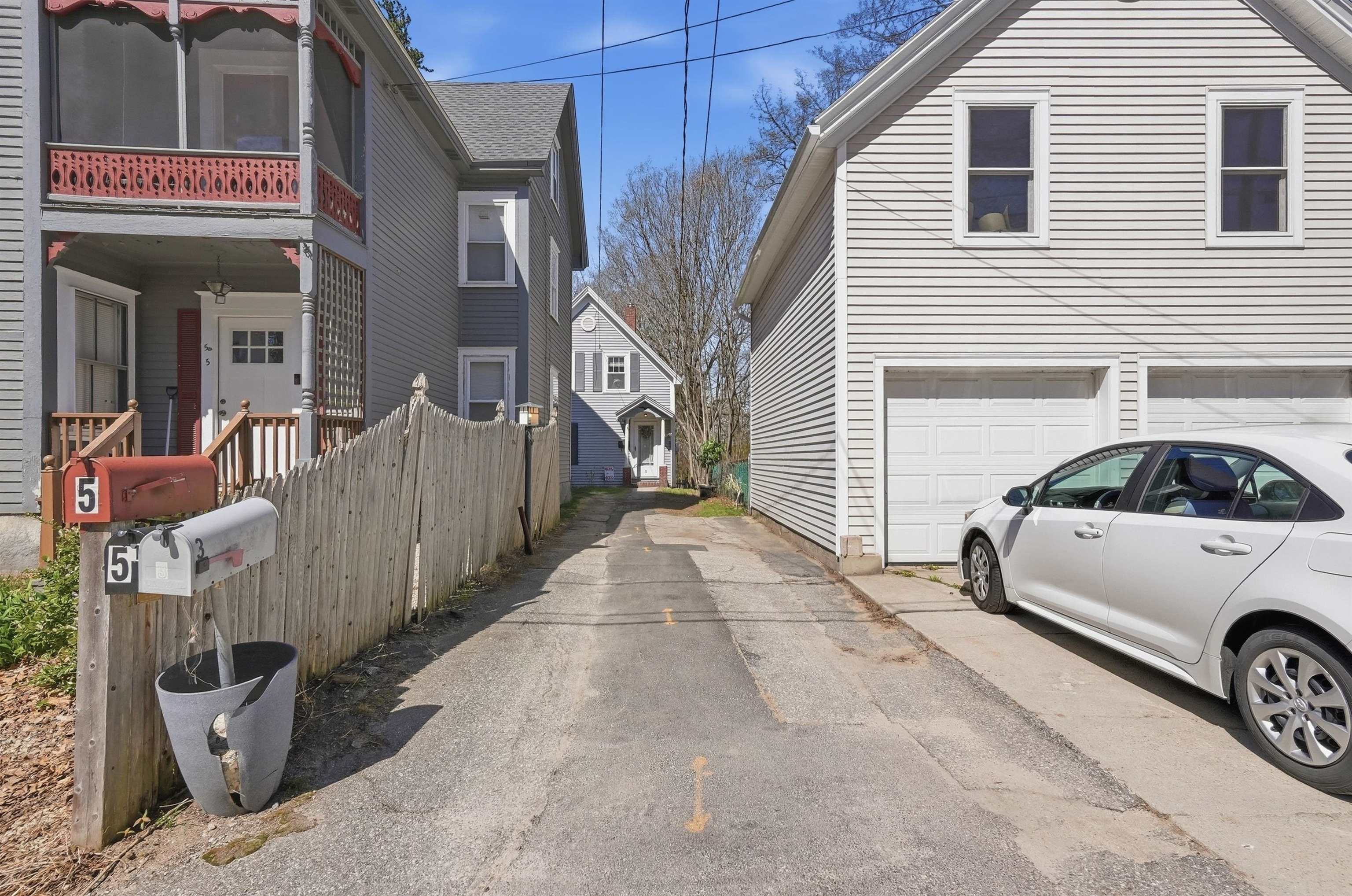 3 Maple Ave, Hudson, NH 03051