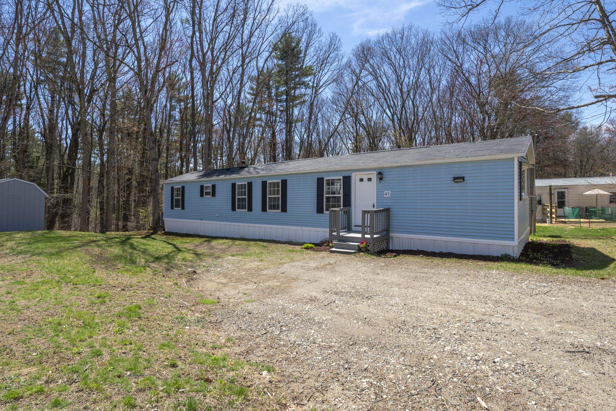 41 Monroe Ave, Allenstown, NH 03275