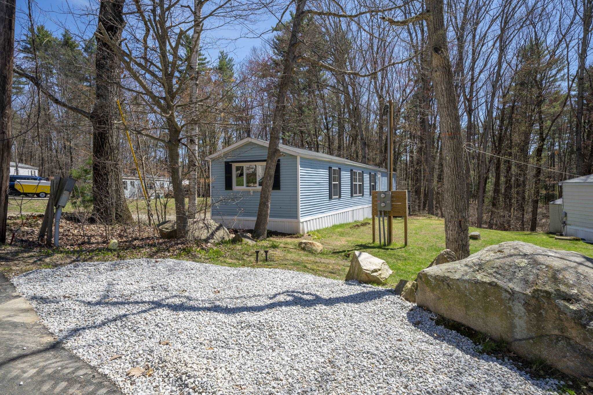 41 Monroe Ave, Allenstown, NH 03275