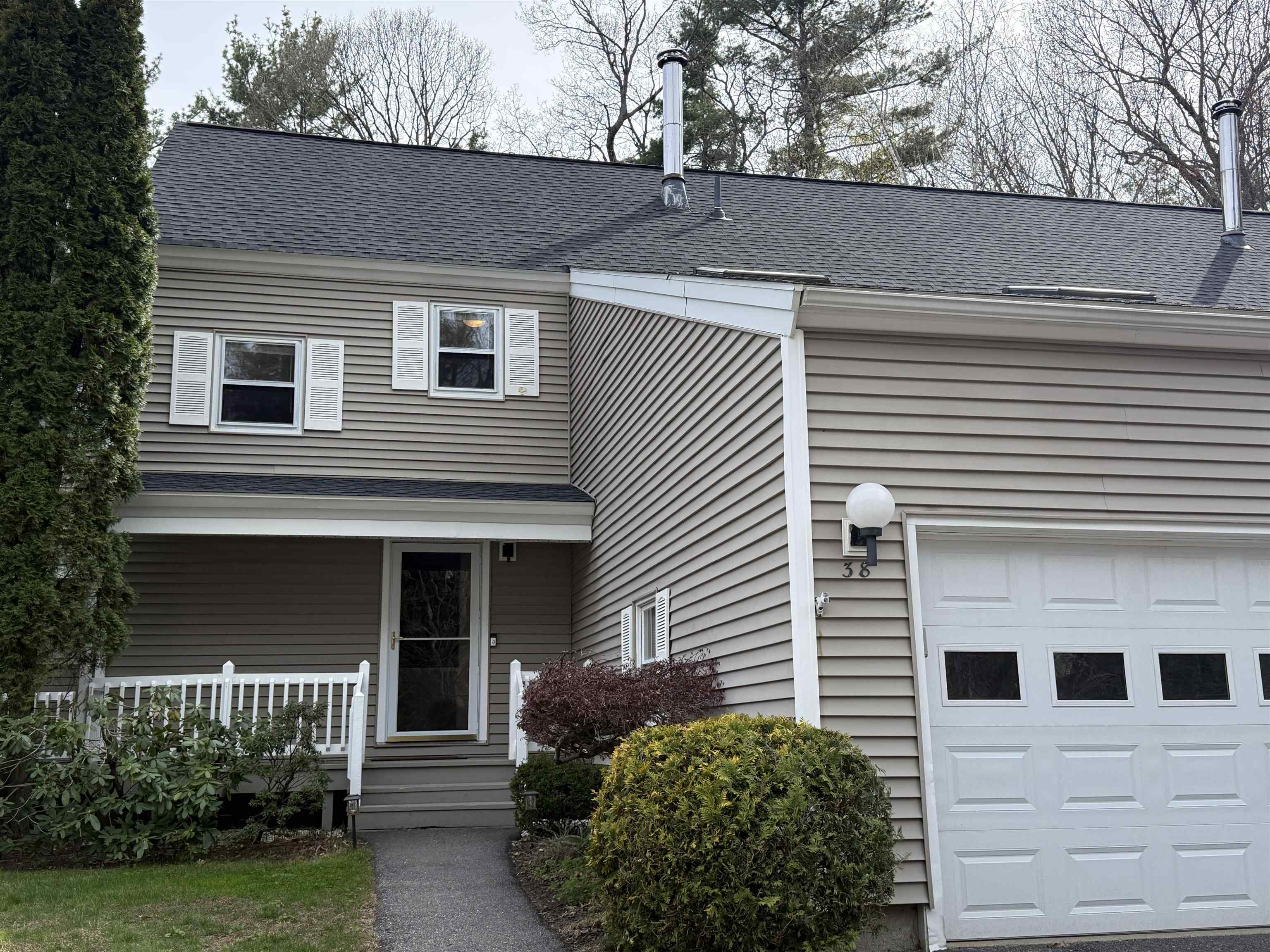 38 Winterwood Dr, Londonderry, NH 03053