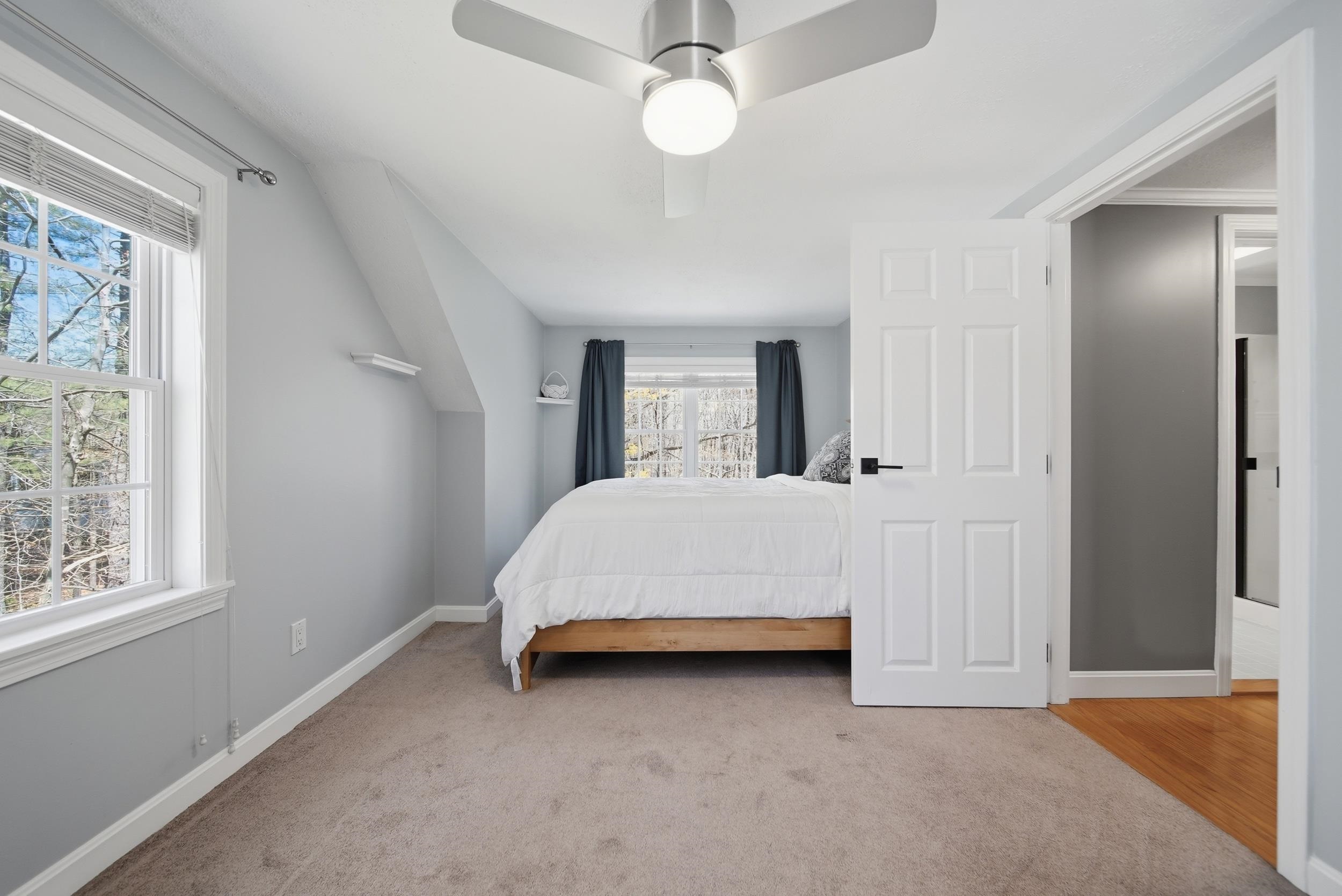 7 Vernon St, Hudson, NH 03051