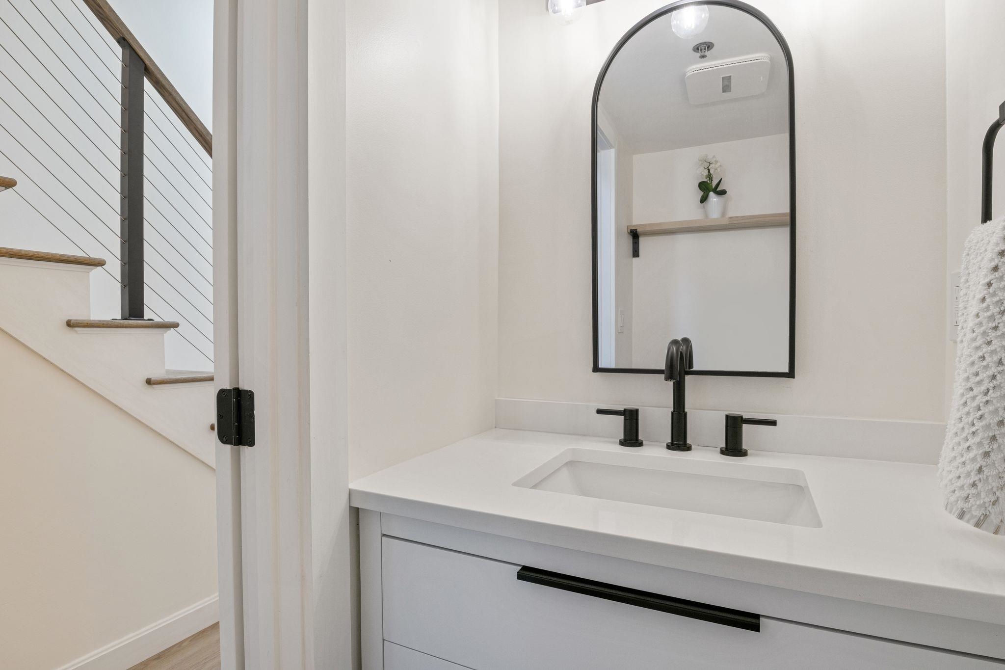 31 Tideview Dr, Dover, NH 03820