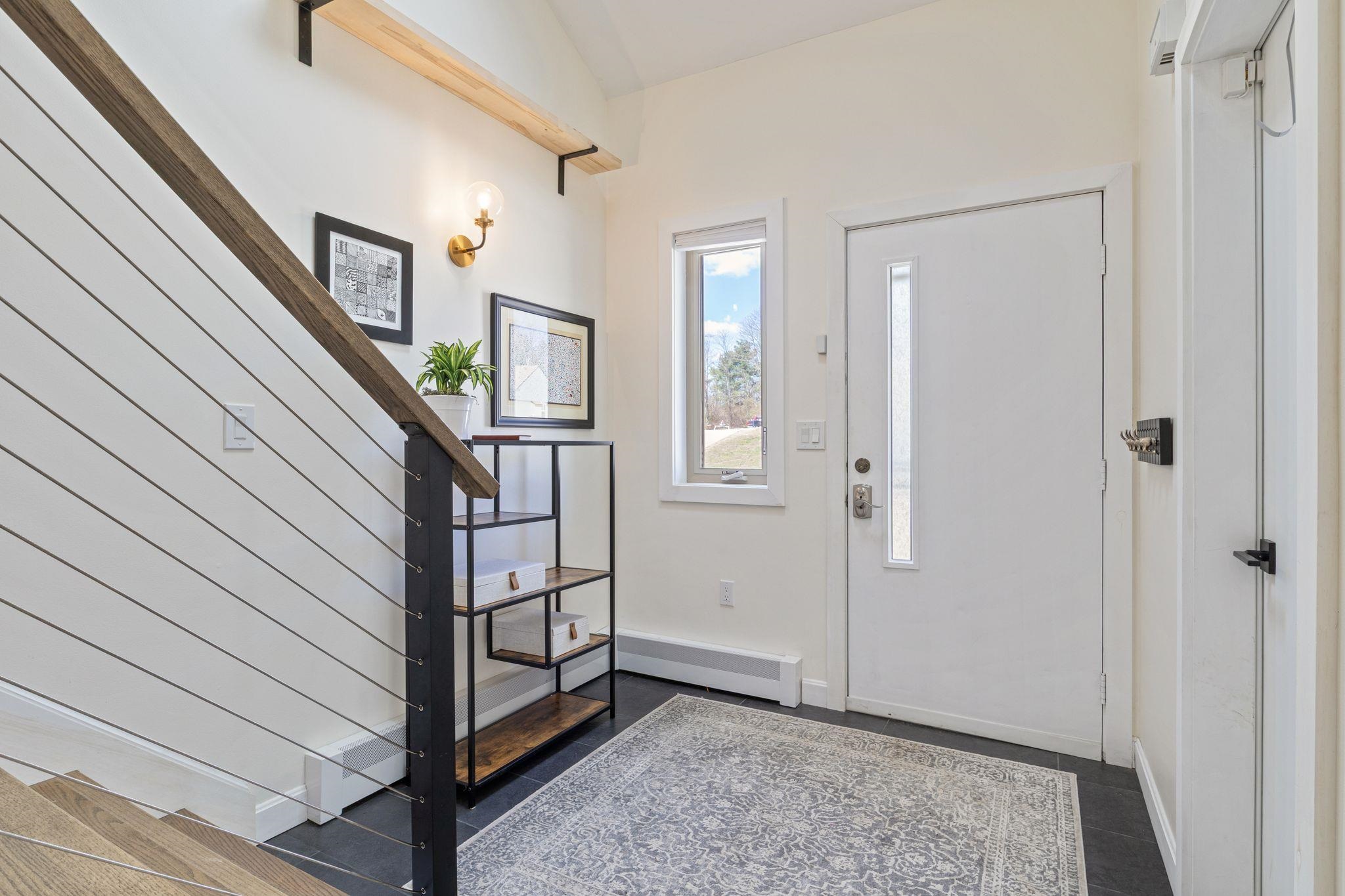 31 Tideview Dr, Dover, NH 03820