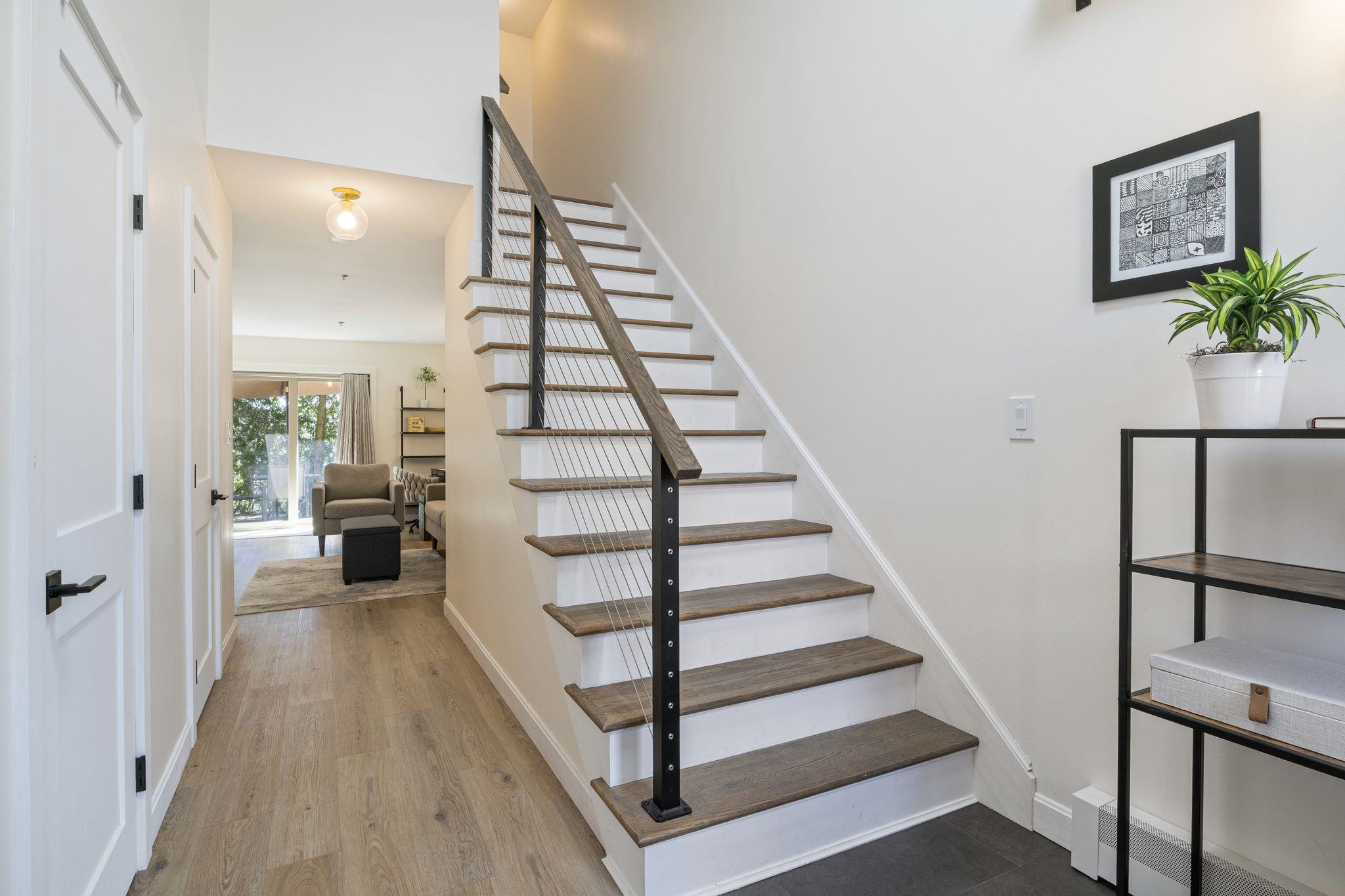 31 Tideview Dr, Dover, NH 03820