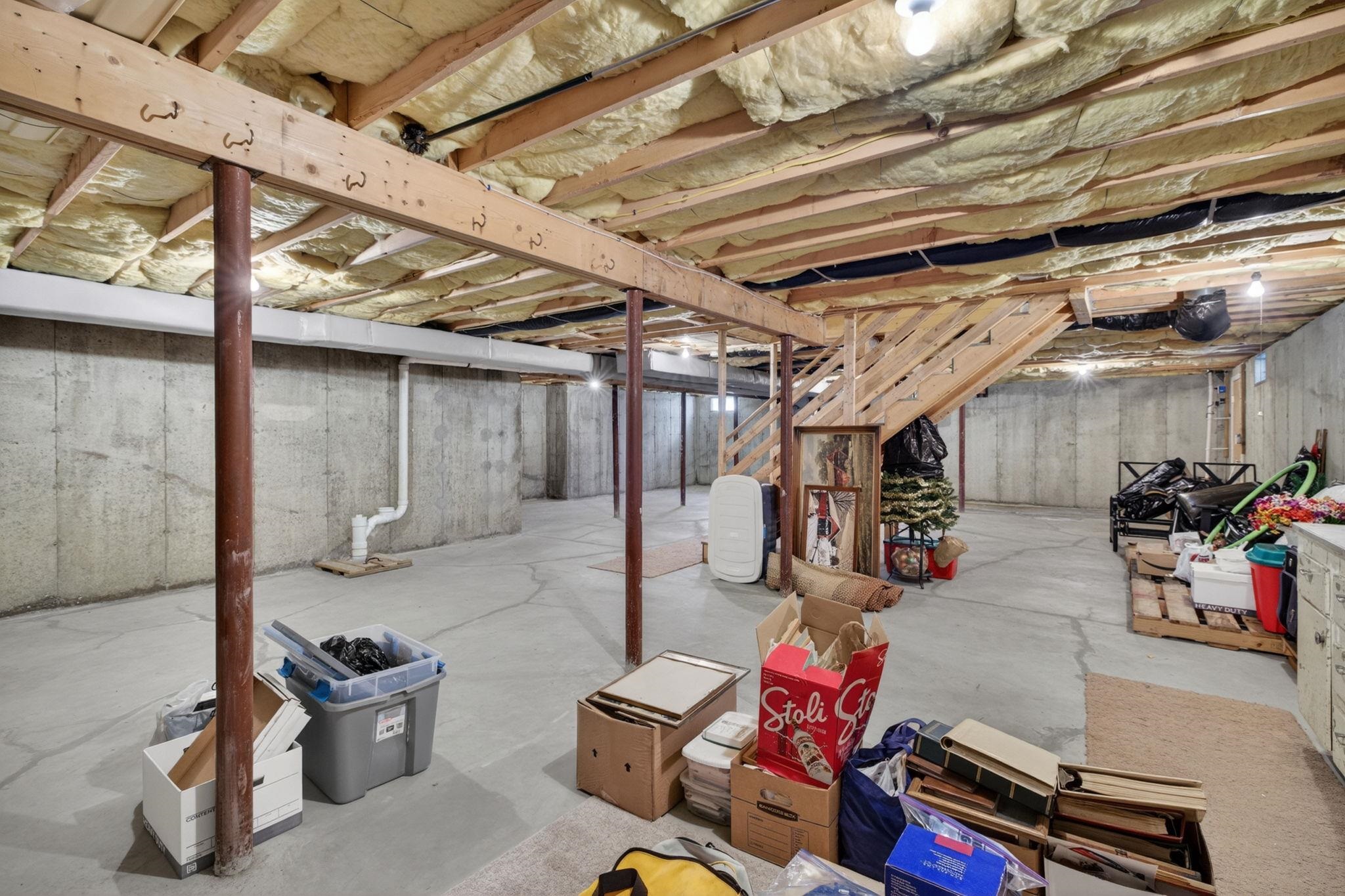 64 Jenna Way, Manchester, NH 03104