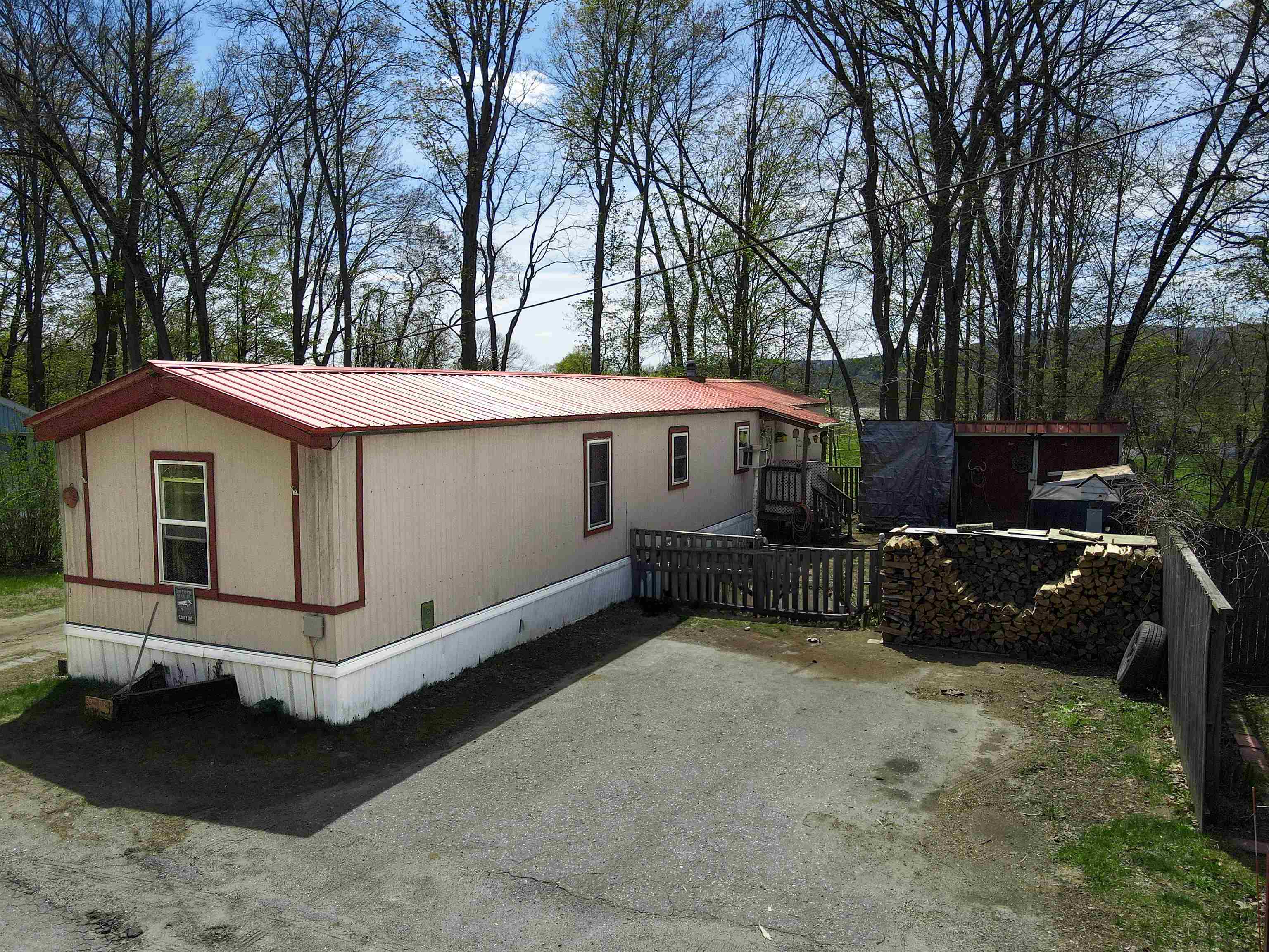 3 Lower Landing Mhp, Charlestown, NH 03603