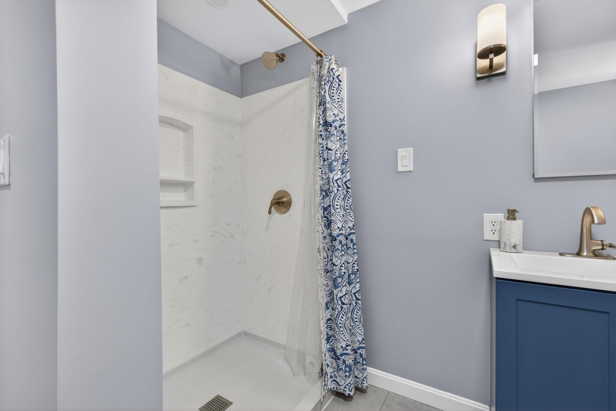 45 Damon Ave, Nashua, NH 03064